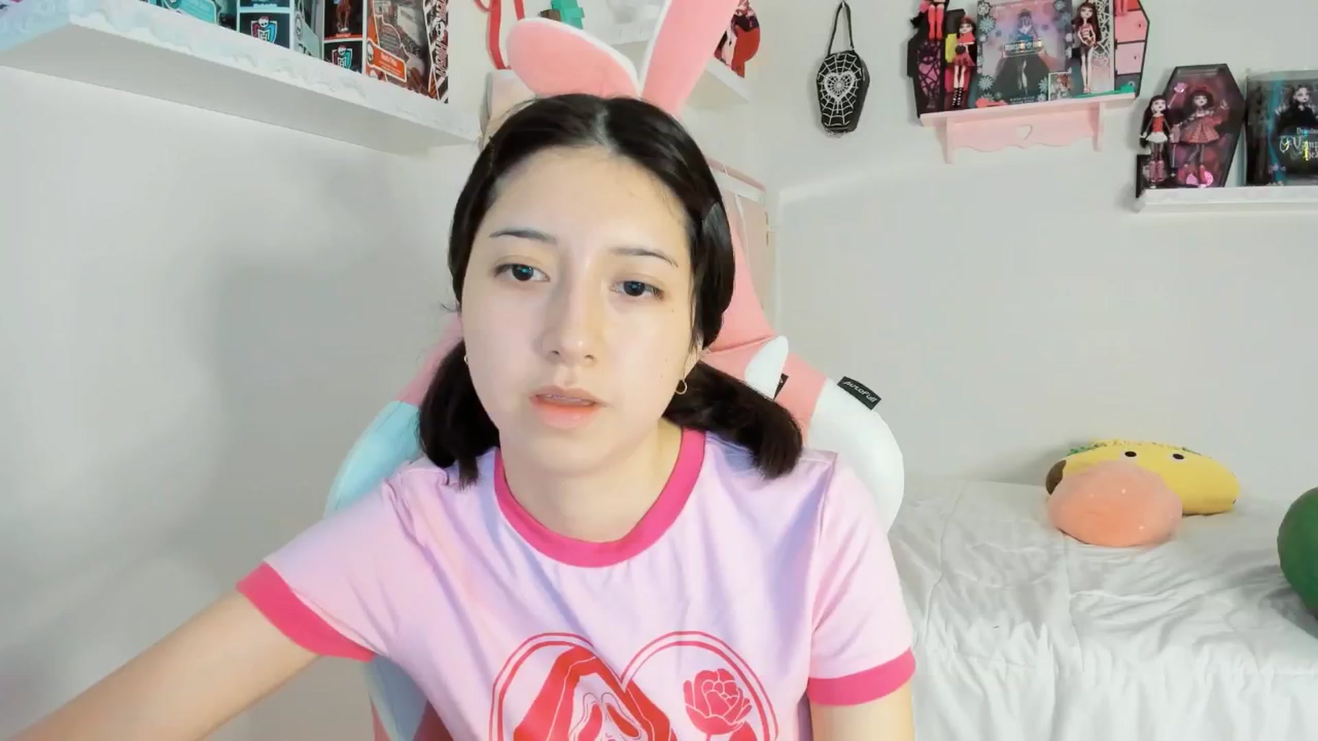 Gallery image thumbnail from Cherrycute666's myfreecams stream on, 01/26/2025, 01:33 image 2 of 20