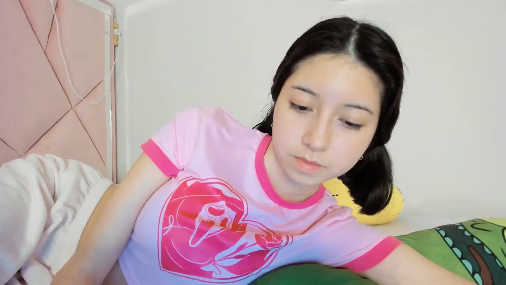 Gallery image thumbnail from Cherrycute666's myfreecams stream on, 01/26/2025, 10:05 image 1 of 20