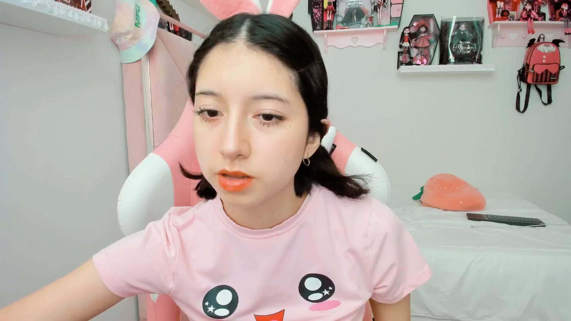 Gallery image thumbnail from Cherrycute666's myfreecams stream on, 01/26/2025, 22:21 image 8 of 20