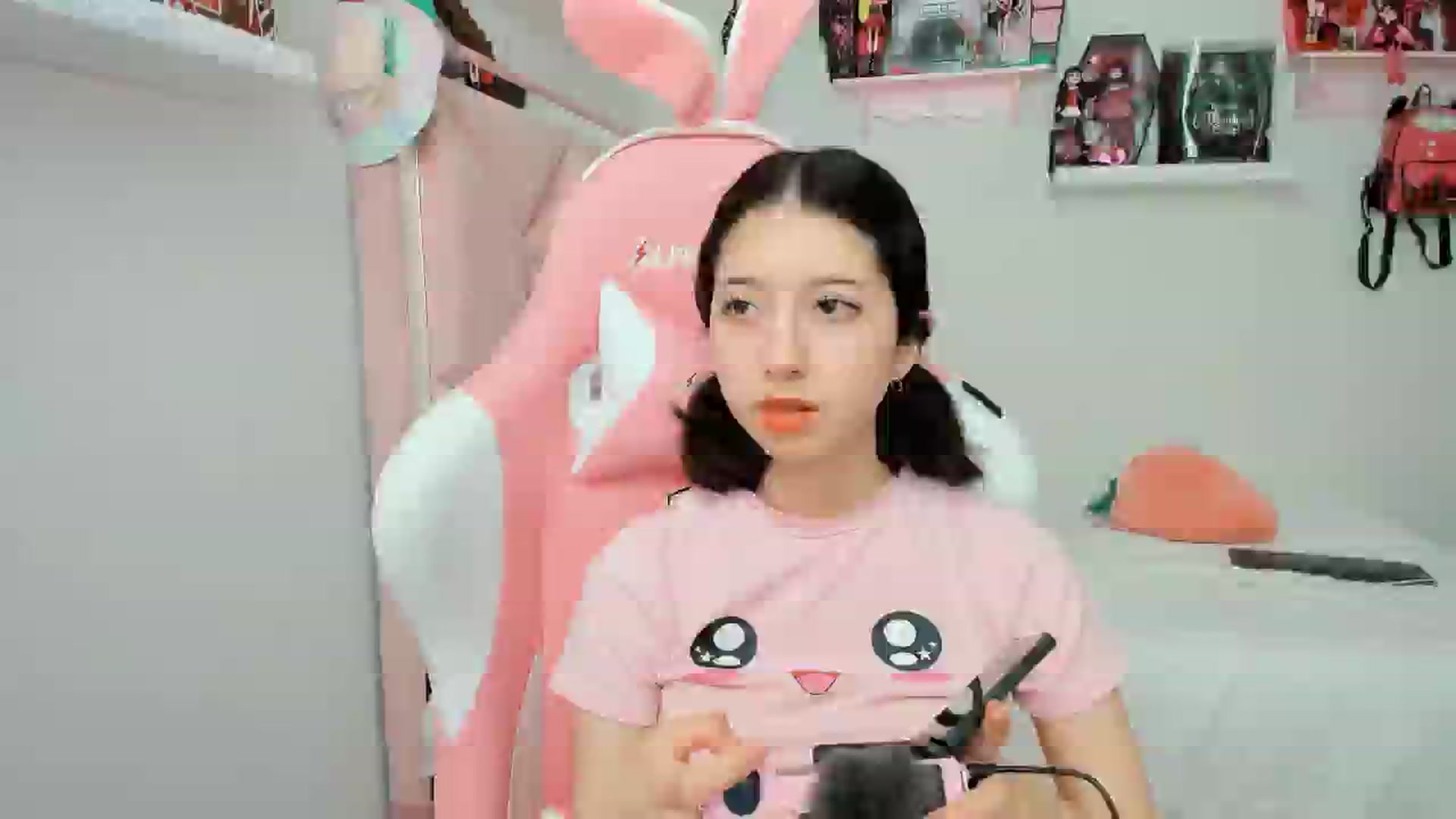Gallery image thumbnail from Cherrycute666's myfreecams stream on, 01/26/2025, 22:21 image 20 of 20