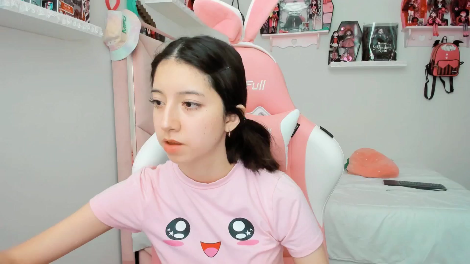 Gallery image thumbnail from Cherrycute666's myfreecams stream on, 01/27/2025, 24:55 image 7 of 20