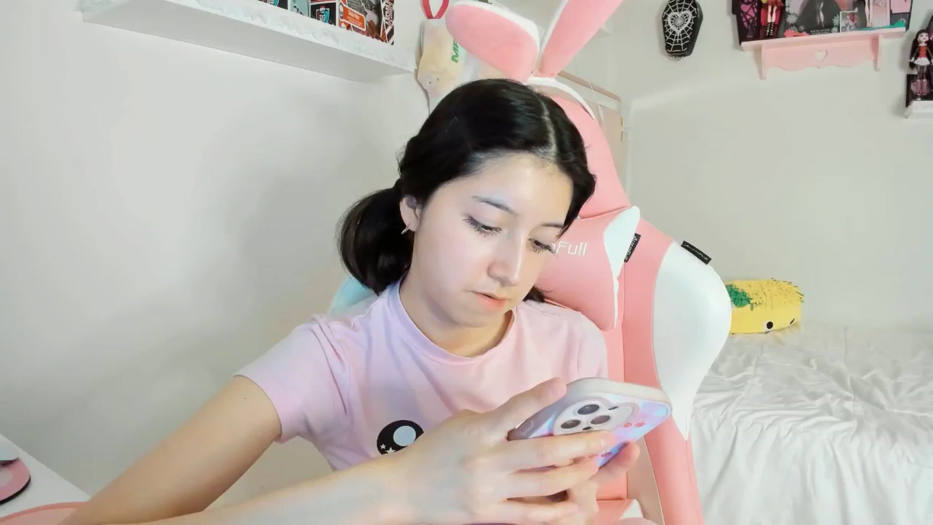 Gallery image thumbnail from Cherrycute666's myfreecams stream on, 01/27/2025, 03:55 image 8 of 20