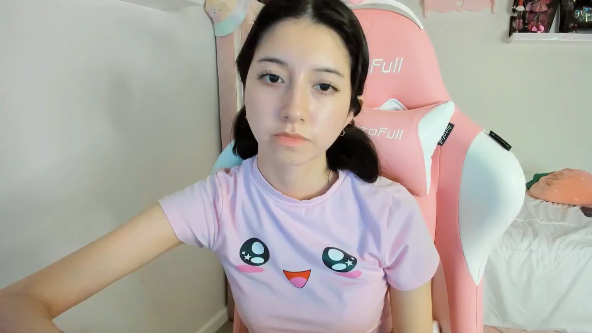Gallery image thumbnail from Cherrycute666's myfreecams stream on, 01/27/2025, 03:55 image 13 of 20