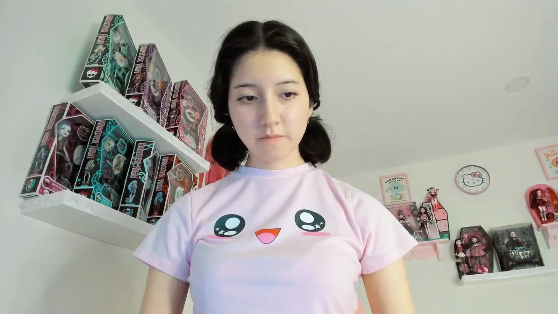 Gallery image thumbnail from Cherrycute666's myfreecams stream on, 01/27/2025, 05:04 image 20 of 20
