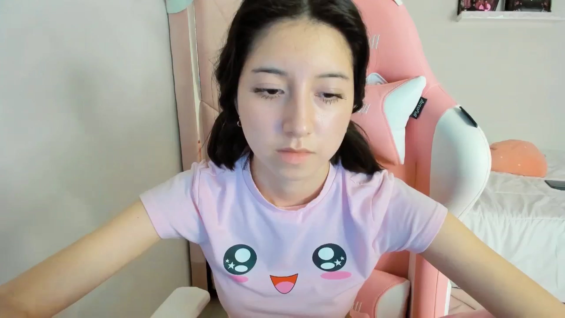Gallery image thumbnail from Cherrycute666's myfreecams stream on, 01/27/2025, 05:04 image 14 of 20