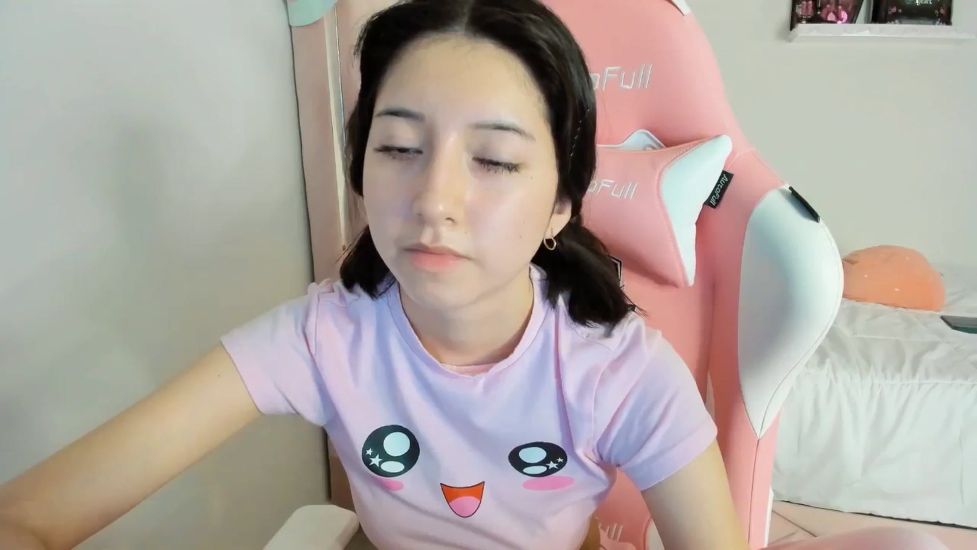 Gallery image thumbnail from Cherrycute666's myfreecams stream on, 01/27/2025, 05:04 image 15 of 20