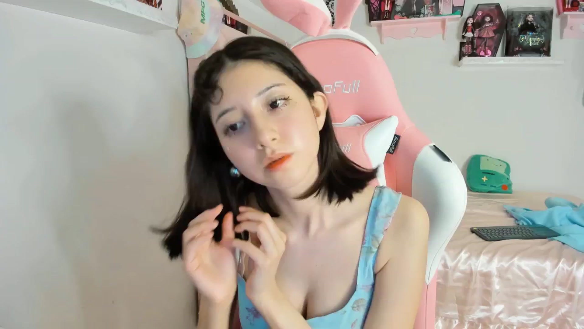 Gallery image thumbnail from Cherrycute666's myfreecams stream on, 01/28/2025, 05:42 image 3 of 20