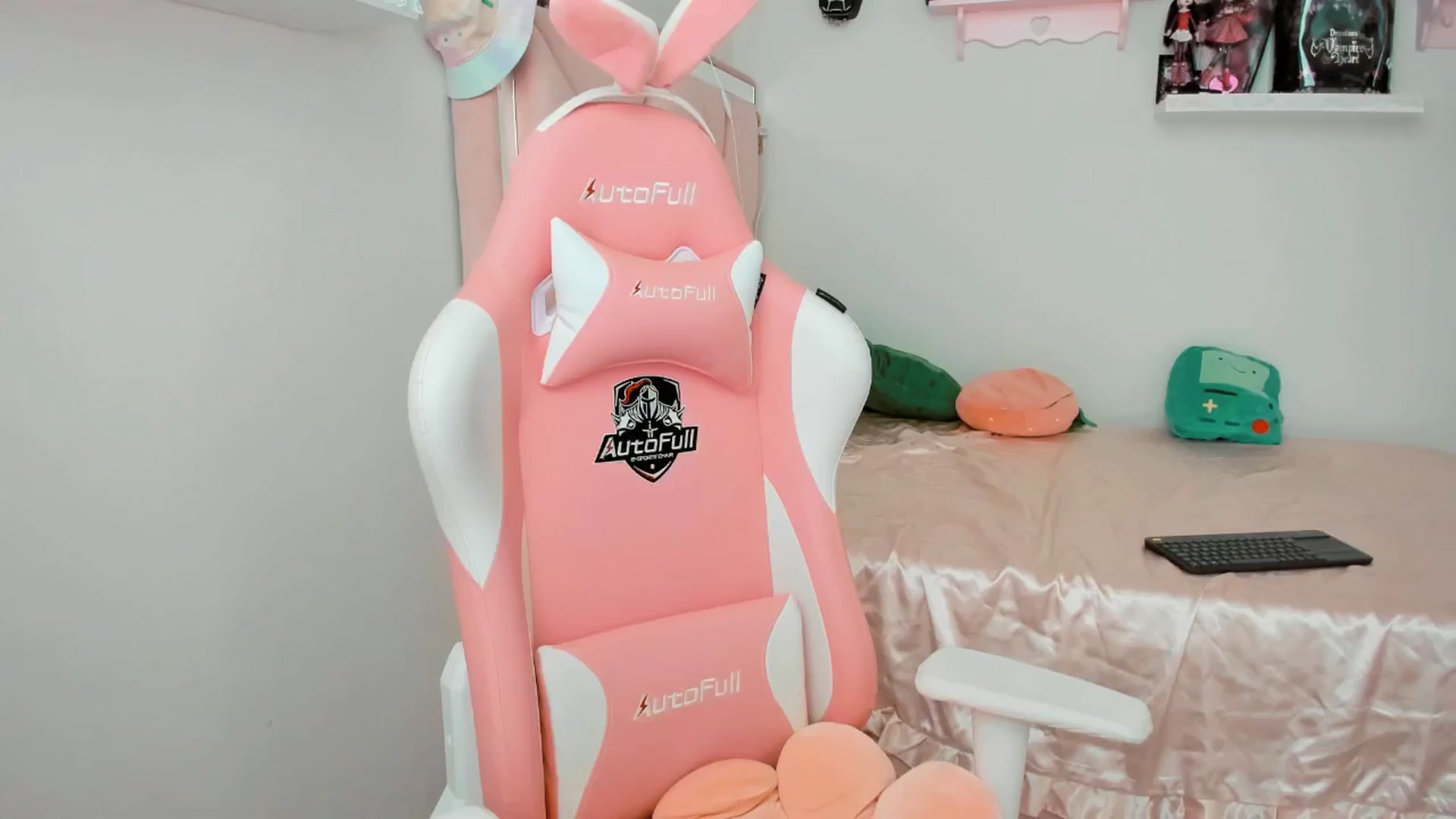 Gallery image thumbnail from Cherrycute666's myfreecams stream on, 01/28/2025, 23:40 image 20 of 20