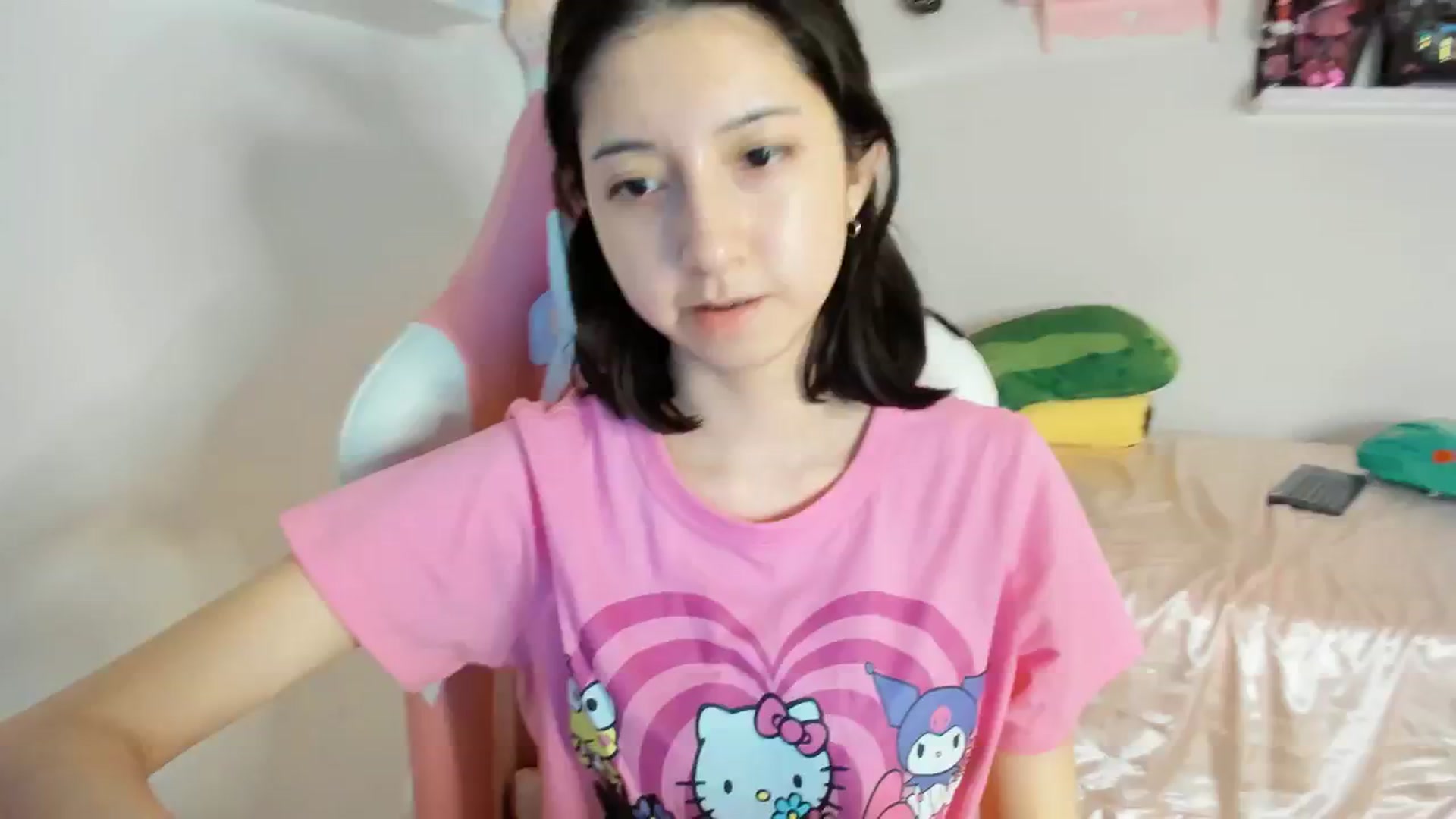 Gallery image thumbnail from Cherrycute666's myfreecams stream on, 01/29/2025, 01:31 image 9 of 20