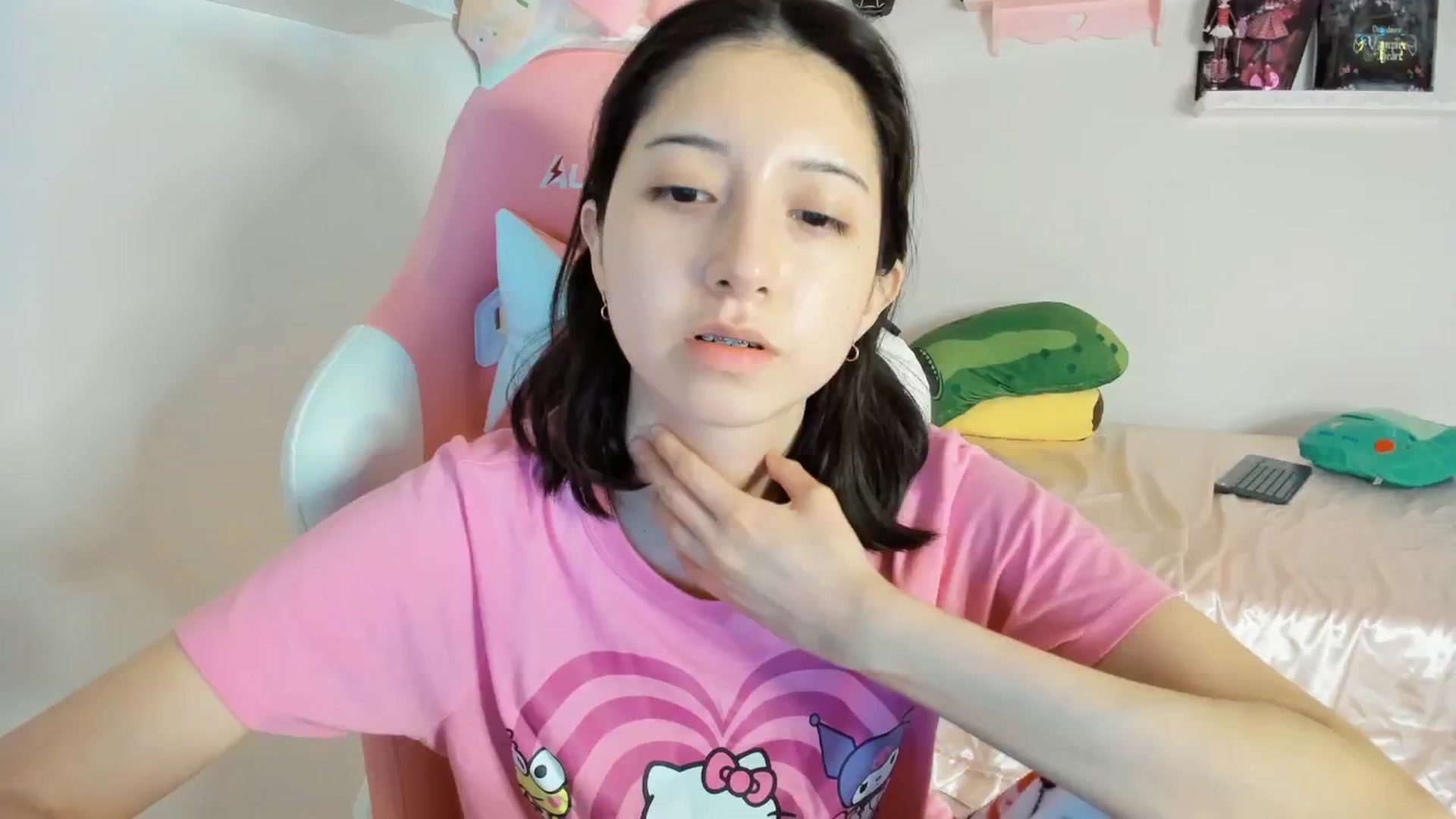 Gallery image thumbnail from Cherrycute666's myfreecams stream on, 01/29/2025, 01:31 image 2 of 20