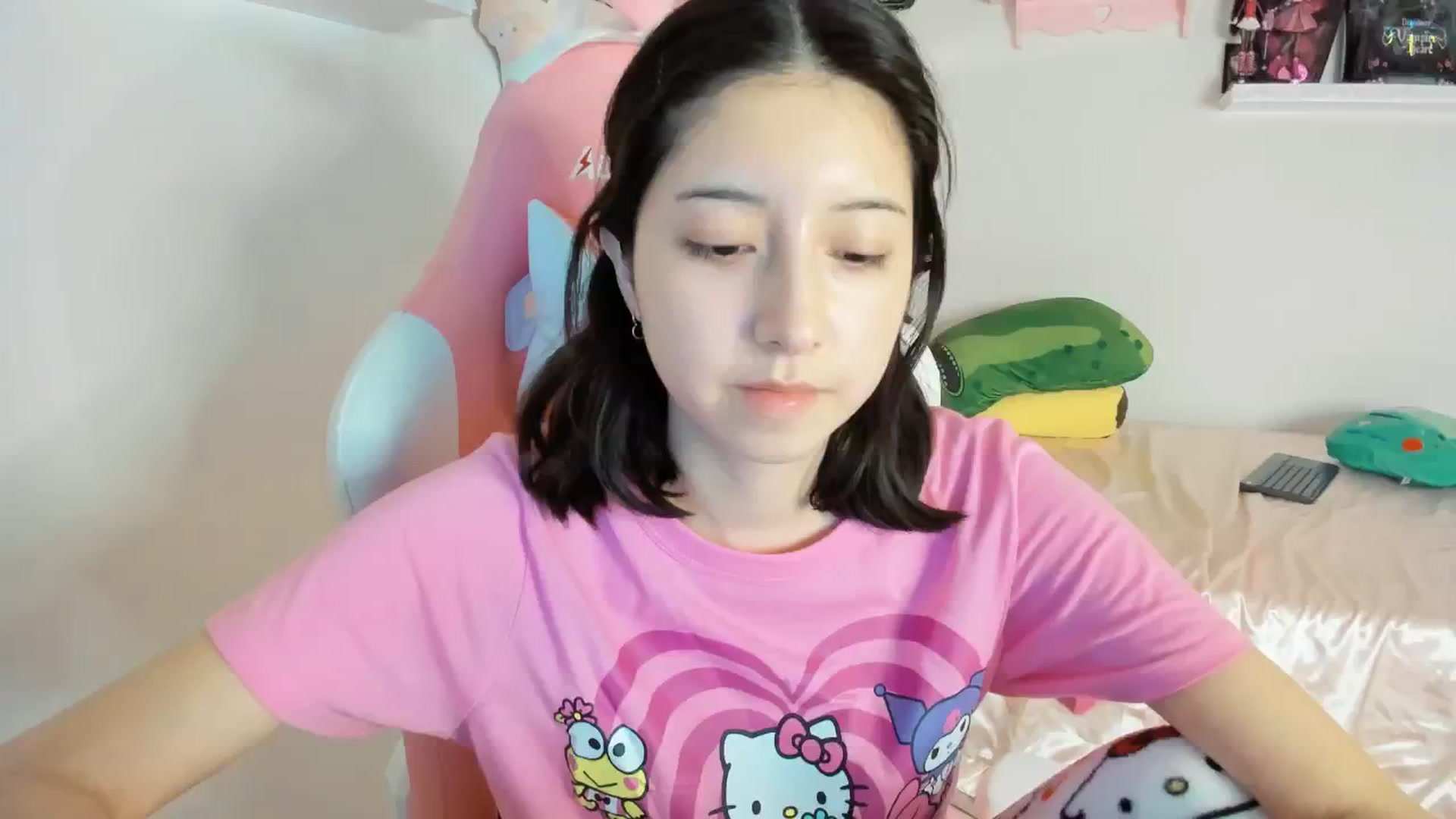 Gallery image thumbnail from Cherrycute666's myfreecams stream on, 01/29/2025, 01:31 image 15 of 20
