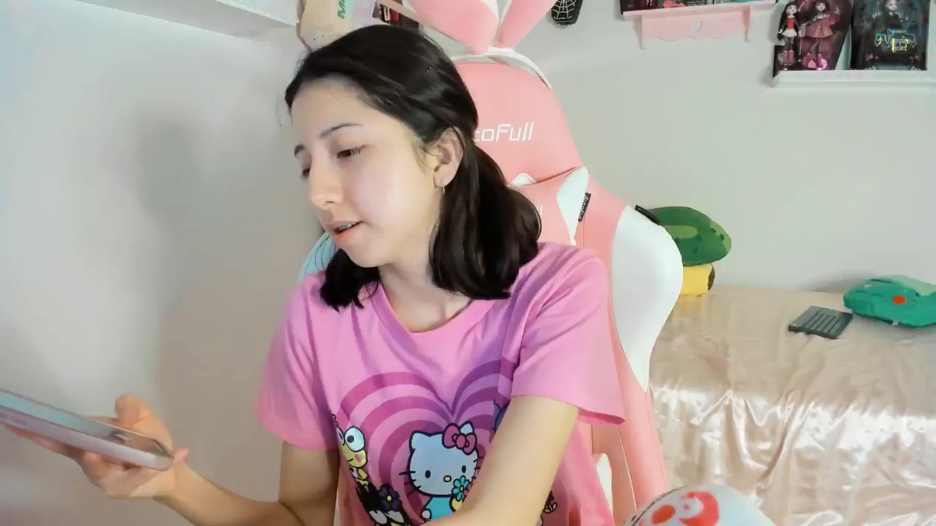 Gallery image thumbnail from Cherrycute666's myfreecams stream on, 01/29/2025, 07:41 image 2 of 20