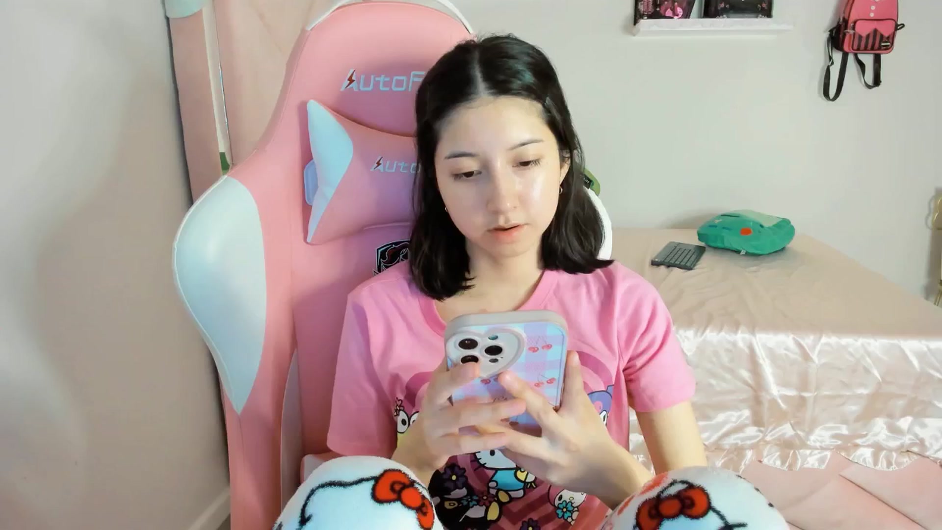 Gallery image thumbnail from Cherrycute666's myfreecams stream on, 01/29/2025, 07:41 image 11 of 20