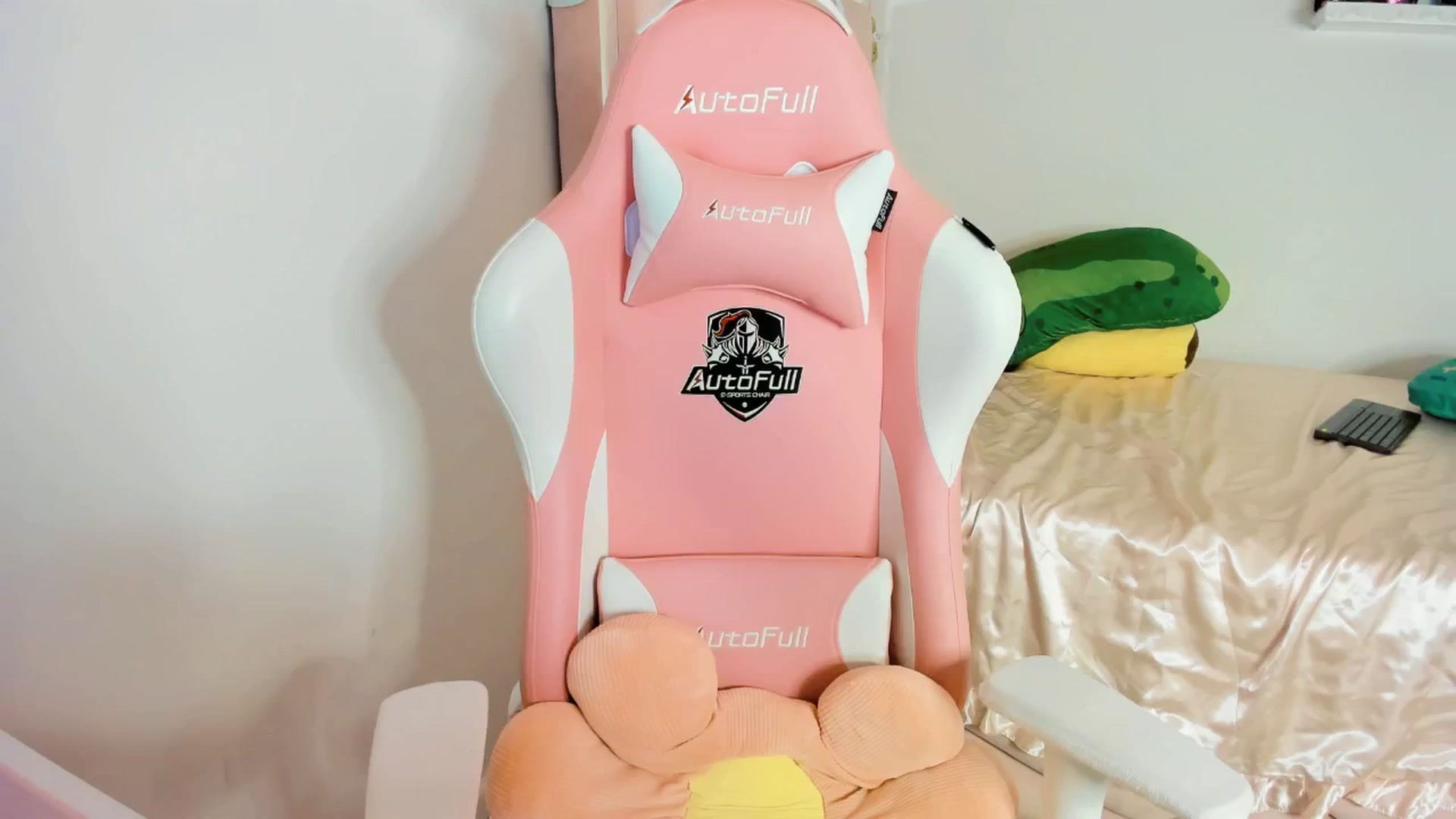 Gallery image thumbnail from Cherrycute666's myfreecams stream on, 01/29/2025, 07:41 image 4 of 20