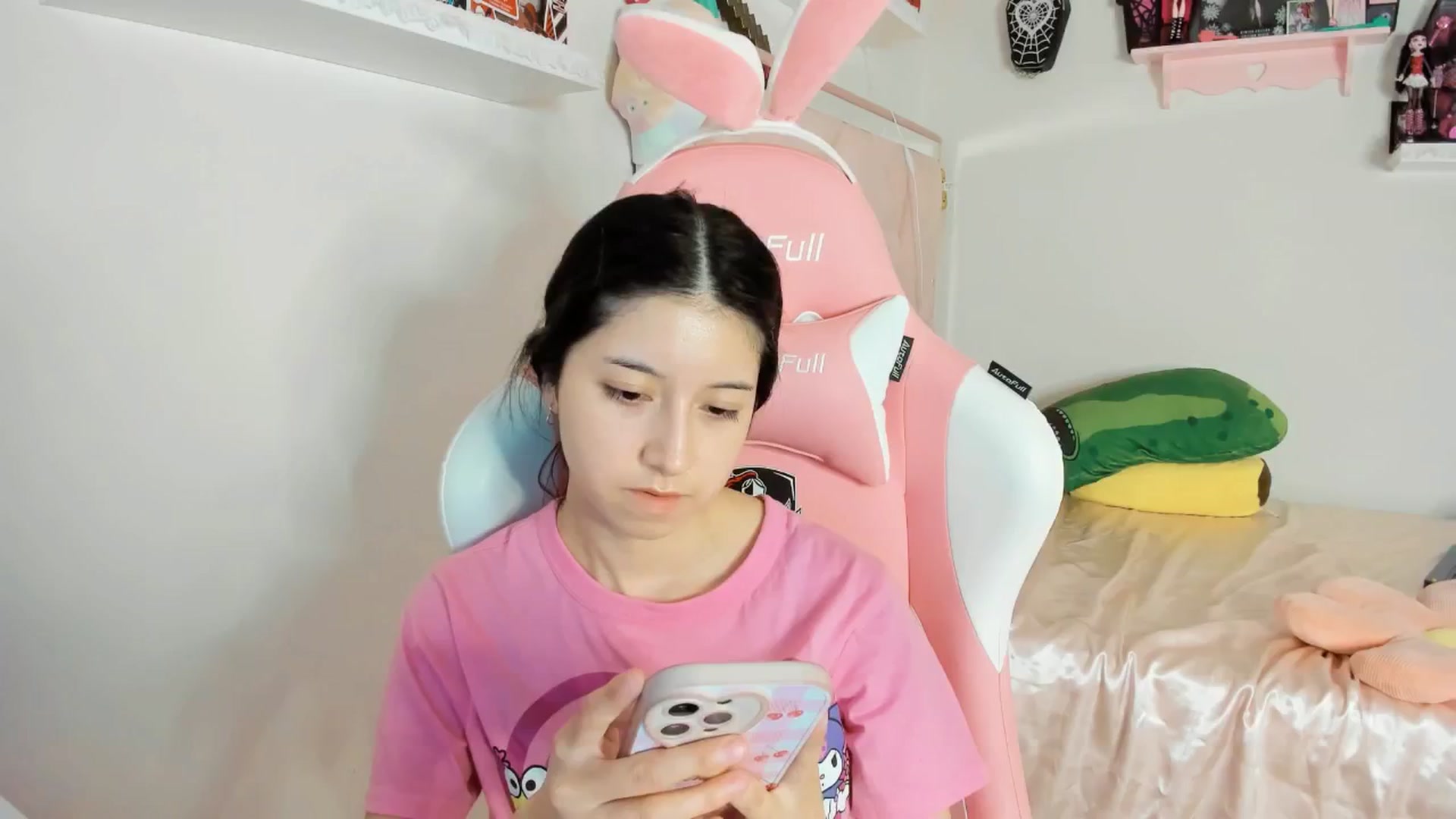 Gallery image thumbnail from Cherrycute666's myfreecams stream on, 01/29/2025, 08:21 image 16 of 20