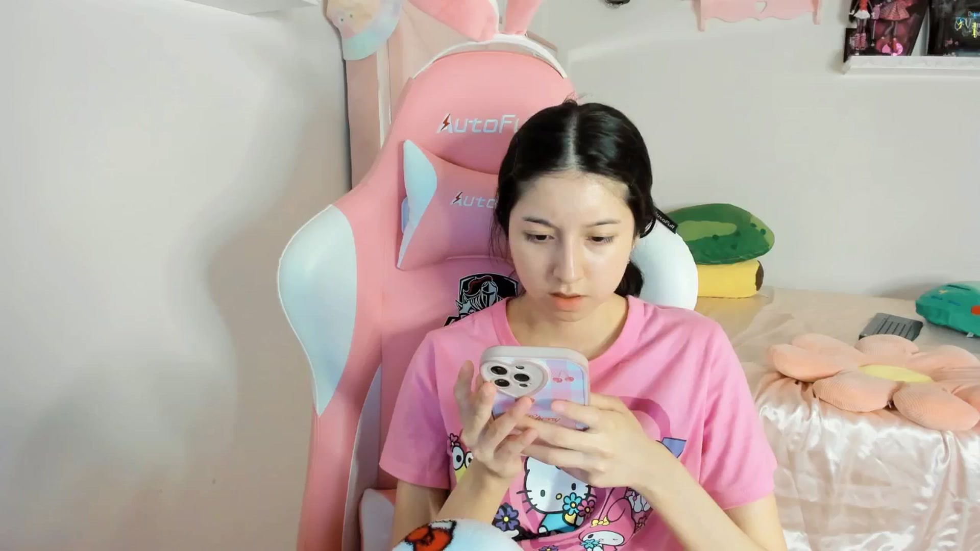 Gallery image thumbnail from Cherrycute666's myfreecams stream on, 01/29/2025, 08:21 image 19 of 20