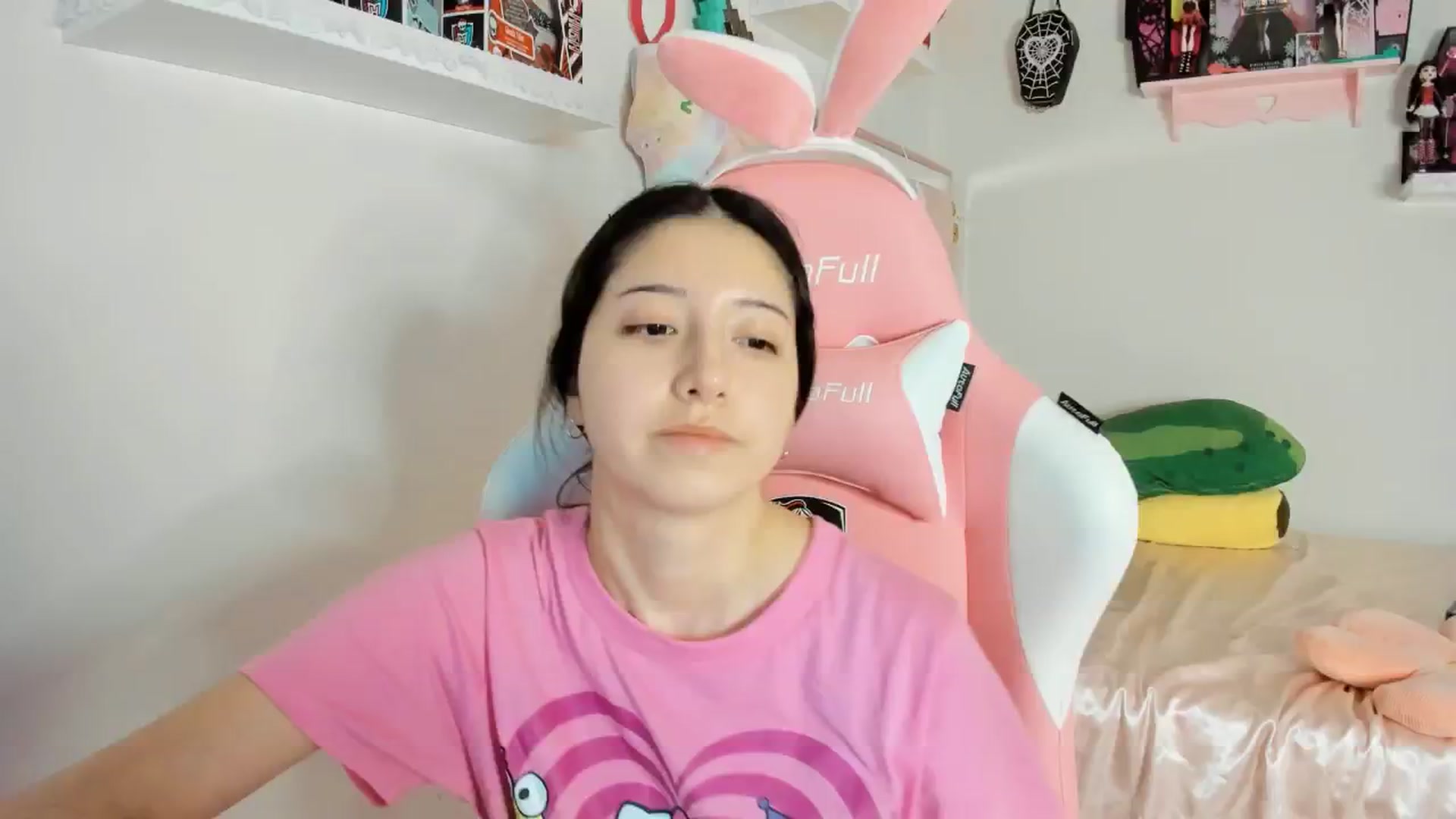 Gallery image thumbnail from Cherrycute666's myfreecams stream on, 01/29/2025, 08:21 image 15 of 20