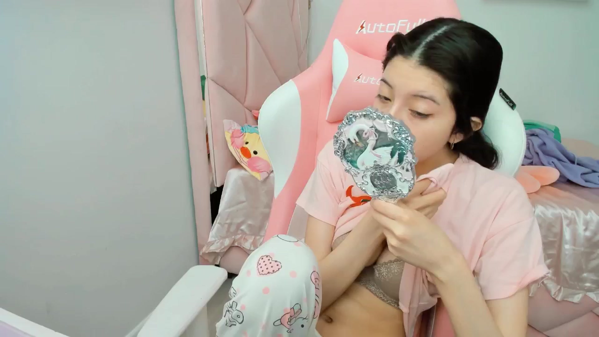 Gallery image thumbnail from Cherrycute666's myfreecams stream on, 01/29/2025, 20:46 image 9 of 20