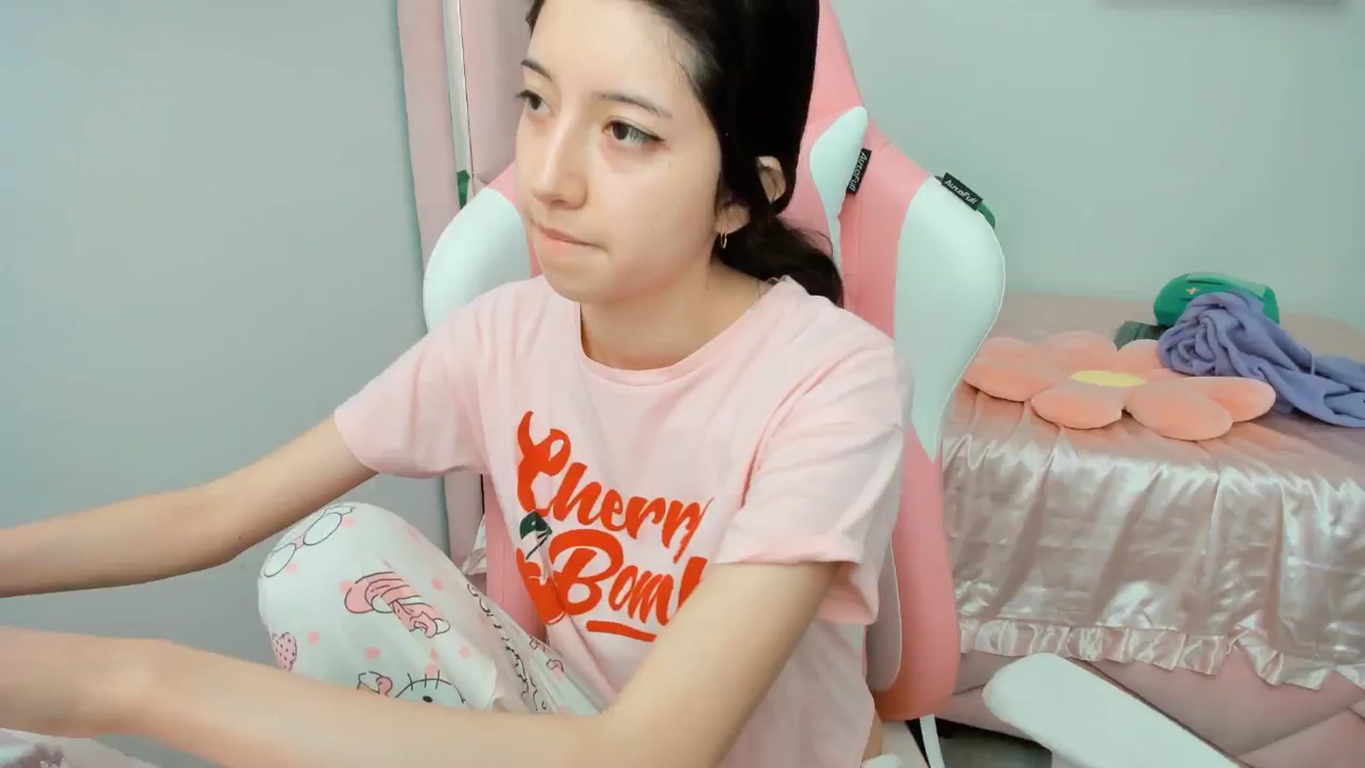 Gallery image thumbnail from Cherrycute666's myfreecams stream on, 01/29/2025, 20:46 image 12 of 20