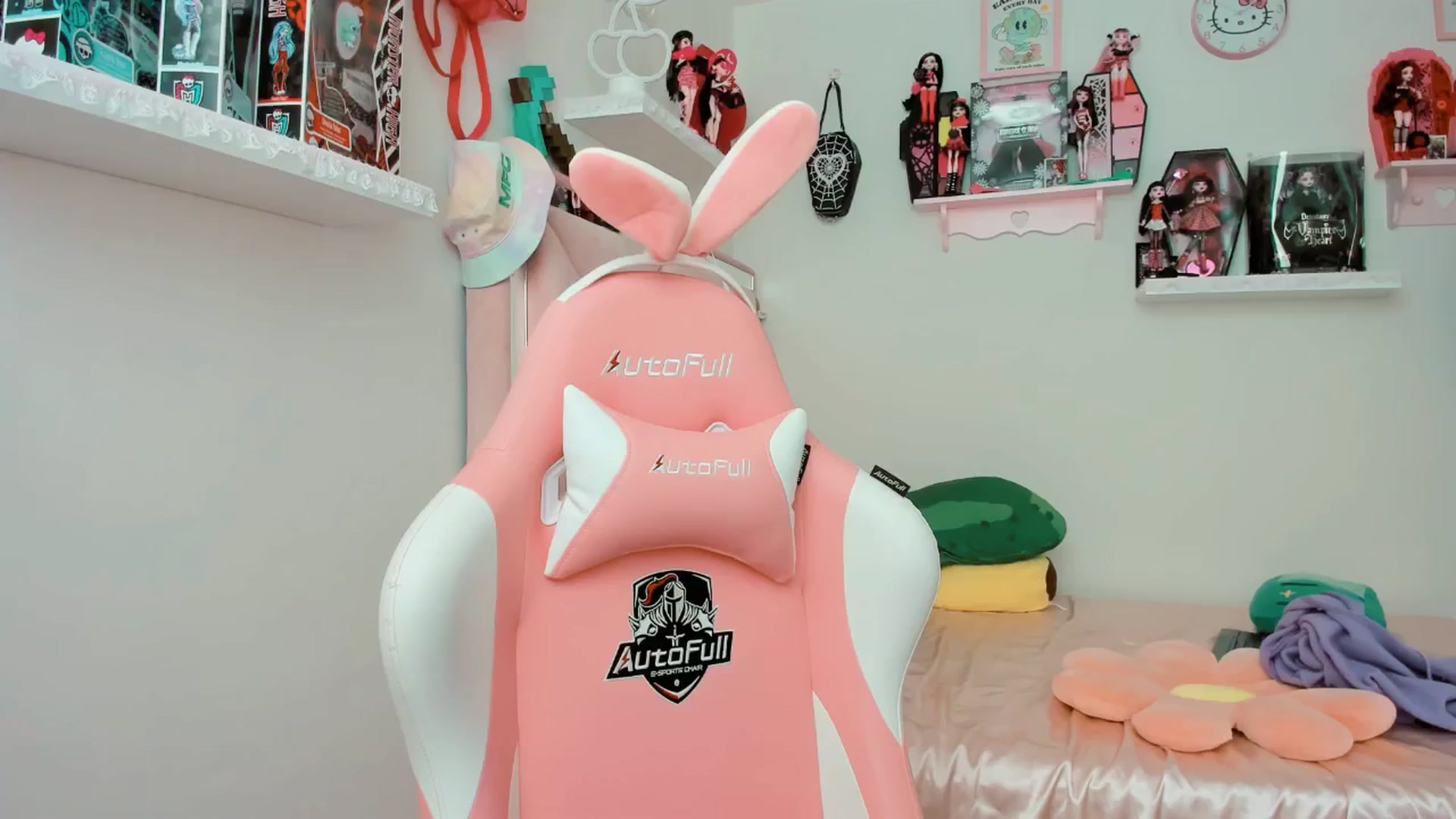 Gallery image thumbnail from Cherrycute666's myfreecams stream on, 01/29/2025, 21:22 image 19 of 20