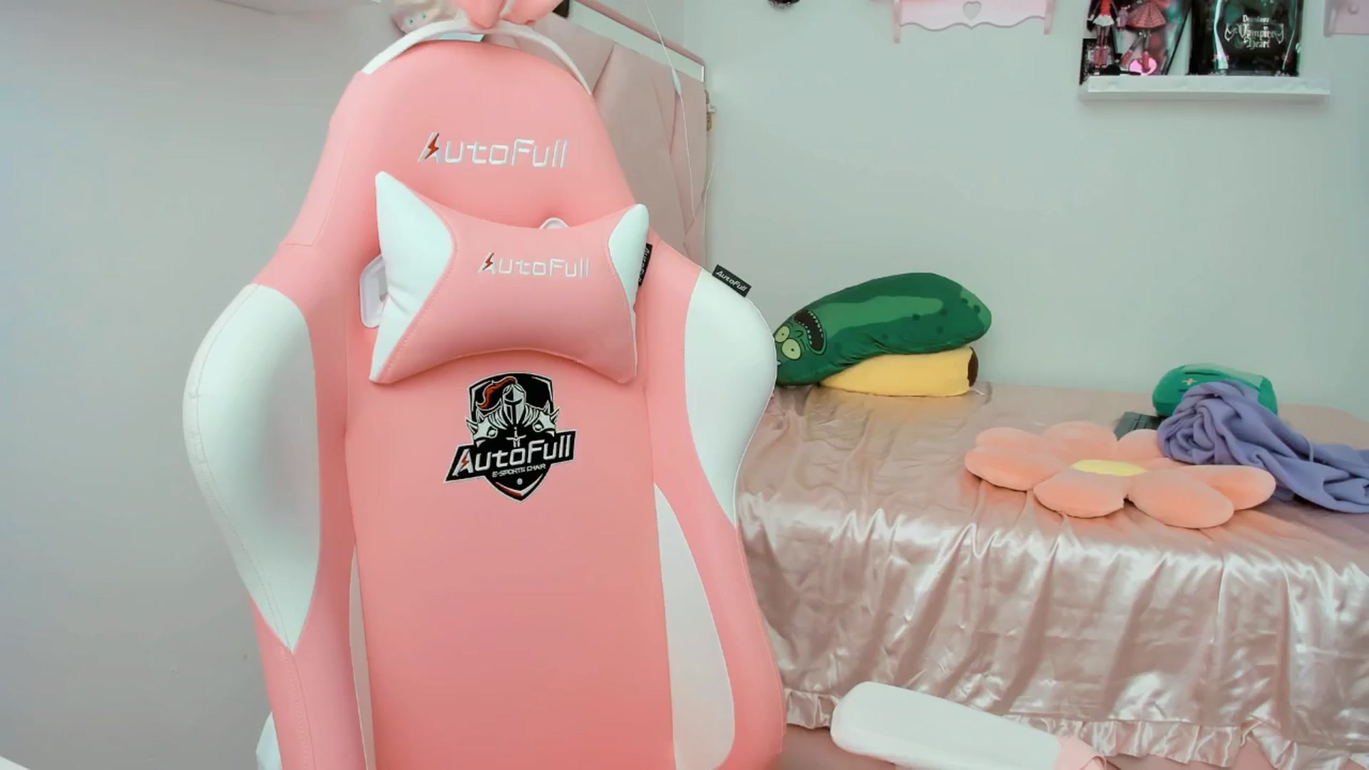 Gallery image thumbnail from Cherrycute666's myfreecams stream on, 01/29/2025, 21:22 image 6 of 20