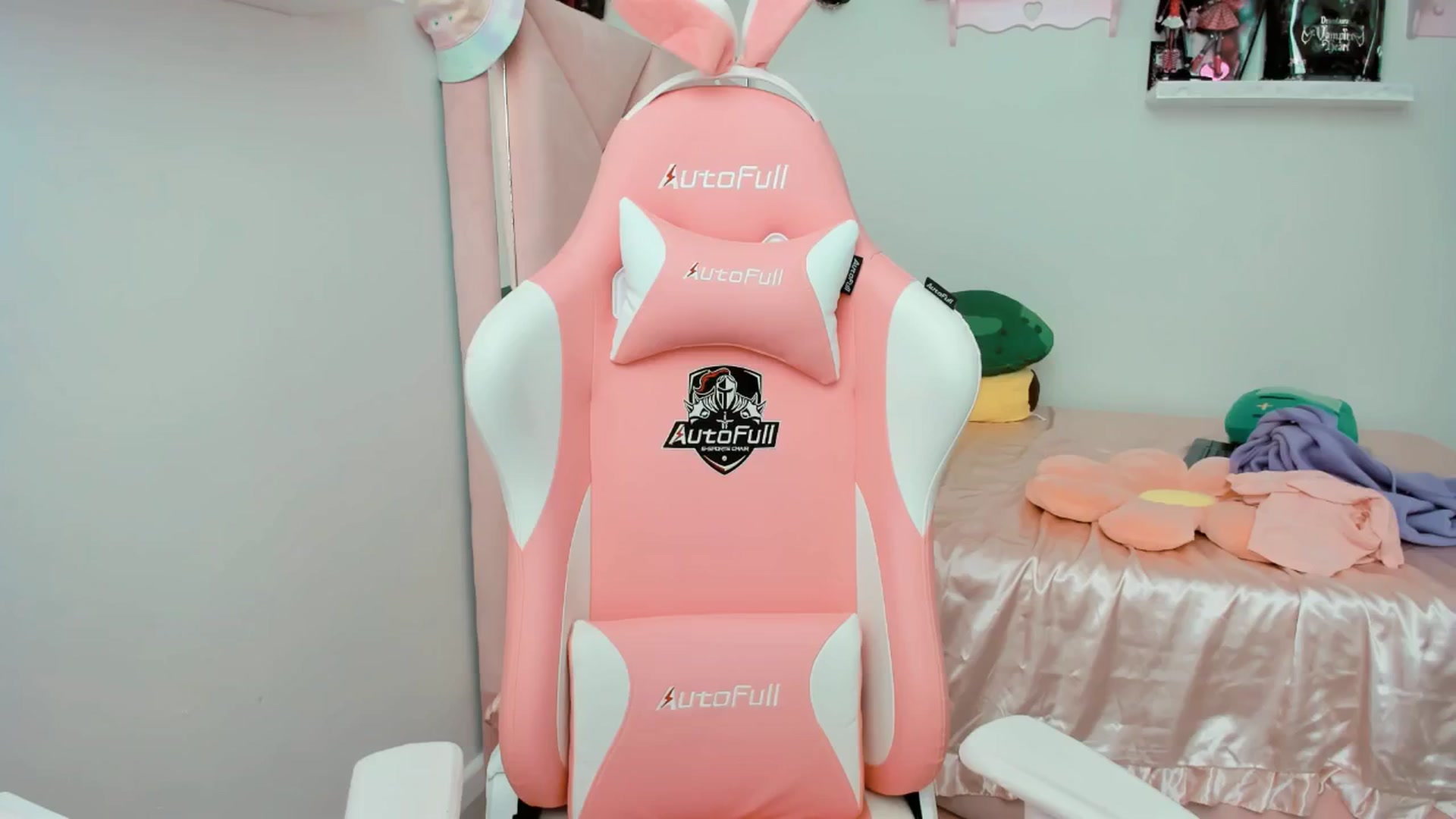 Gallery image thumbnail from Cherrycute666's myfreecams stream on, 01/29/2025, 21:22 image 13 of 20