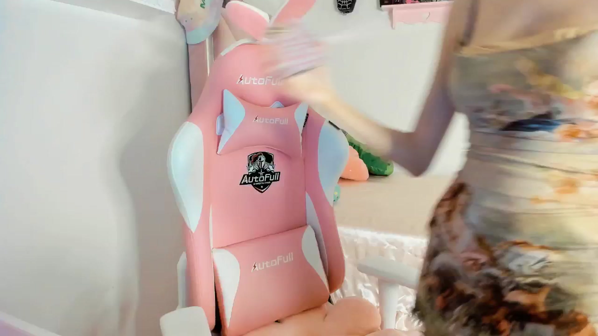 Gallery image thumbnail from Cherrycute666's myfreecams stream on, 01/30/2025, 07:59 image 17 of 20