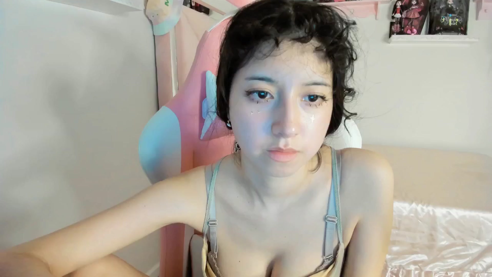 Gallery image thumbnail from Cherrycute666's myfreecams stream on, 01/30/2025, 07:59 image 19 of 20