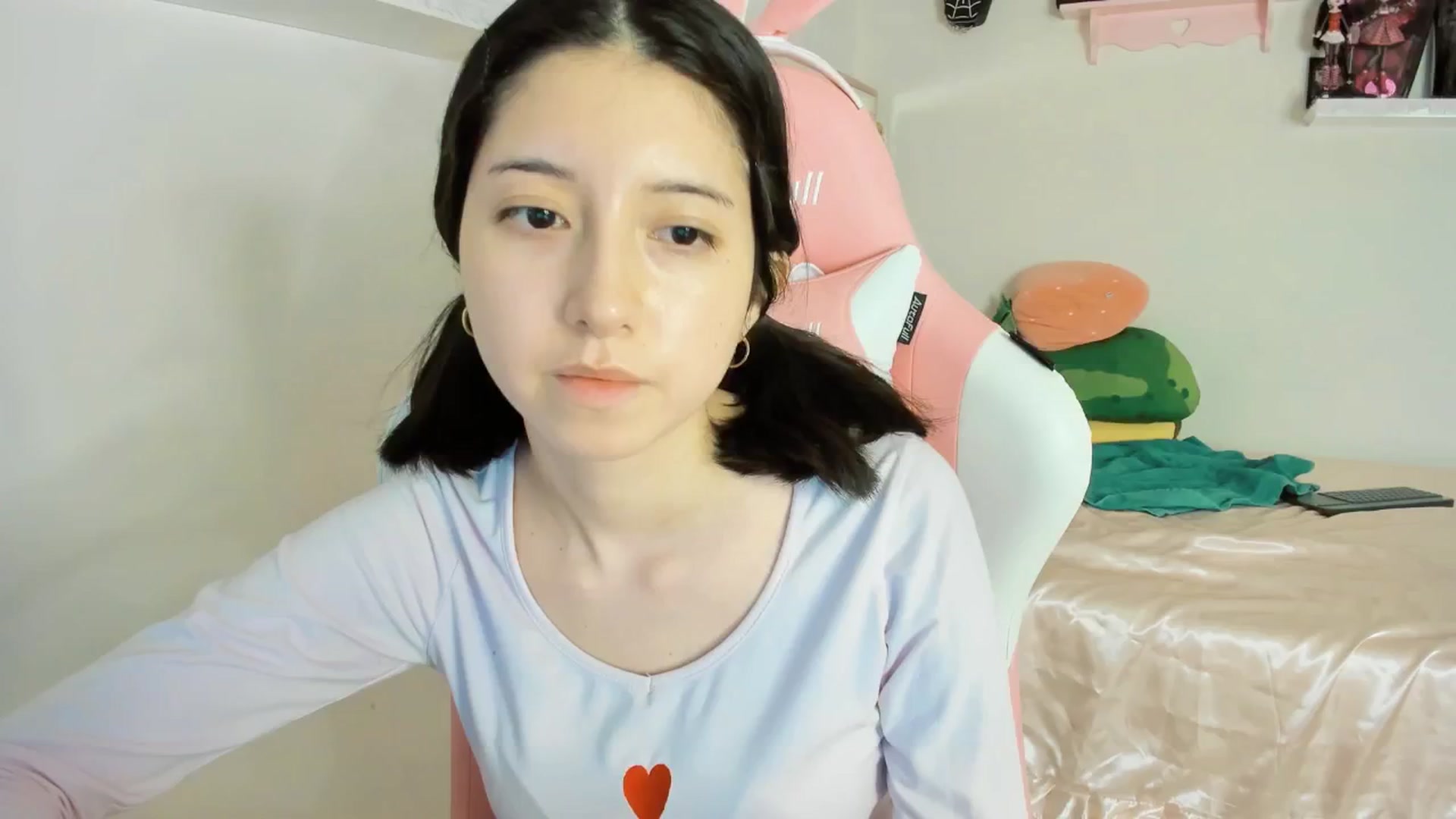 Gallery image thumbnail from Cherrycute666's myfreecams stream on, 01/31/2025, 02:10 image 18 of 20
