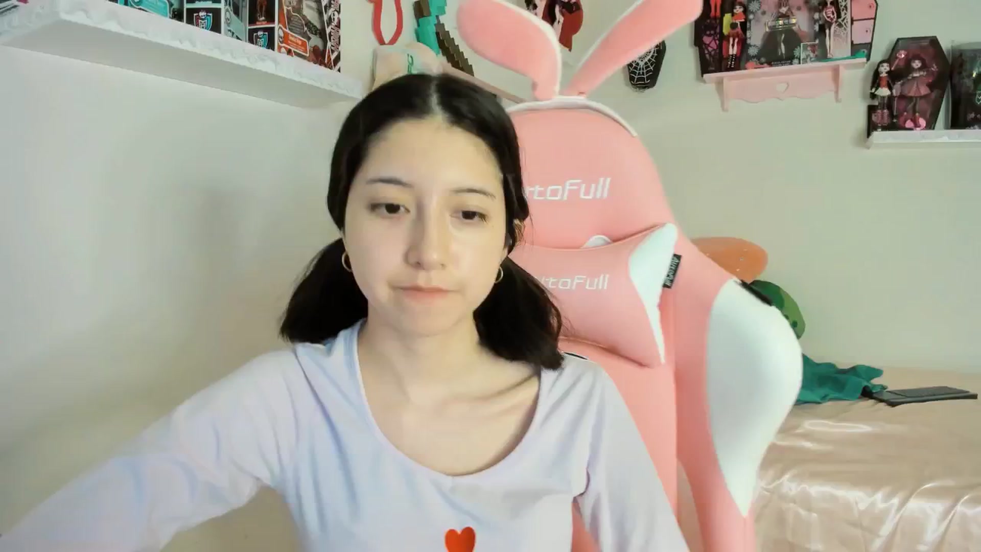 Gallery image thumbnail from Cherrycute666's myfreecams stream on, 01/31/2025, 02:10 image 7 of 20