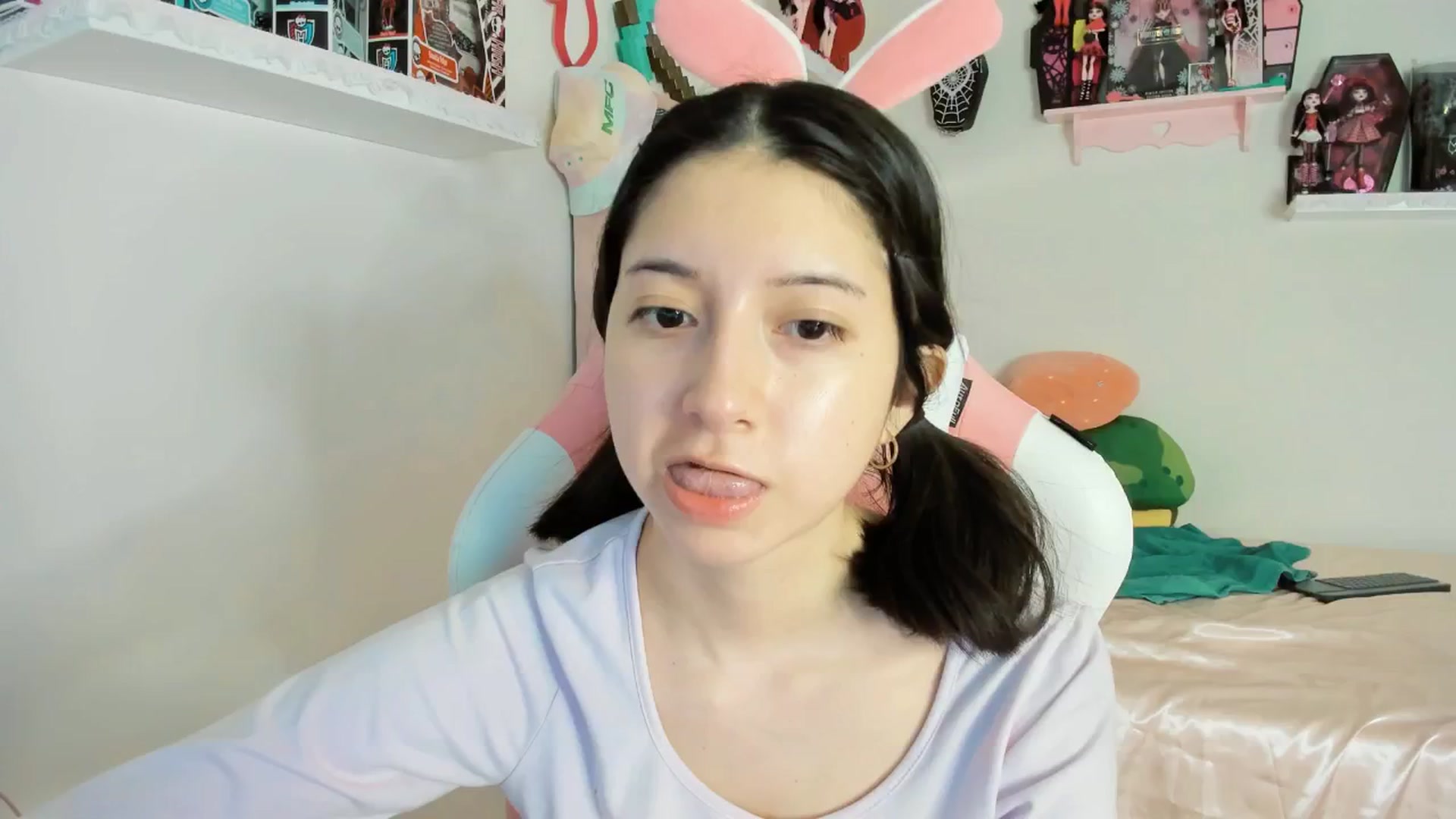 Gallery image thumbnail from Cherrycute666's myfreecams stream on, 01/31/2025, 02:10 image 4 of 20