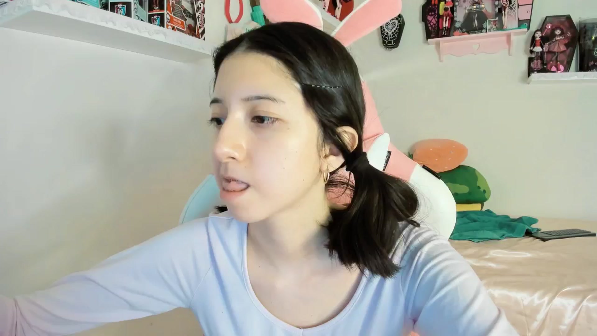 Gallery image thumbnail from Cherrycute666's myfreecams stream on, 01/31/2025, 02:10 image 2 of 20
