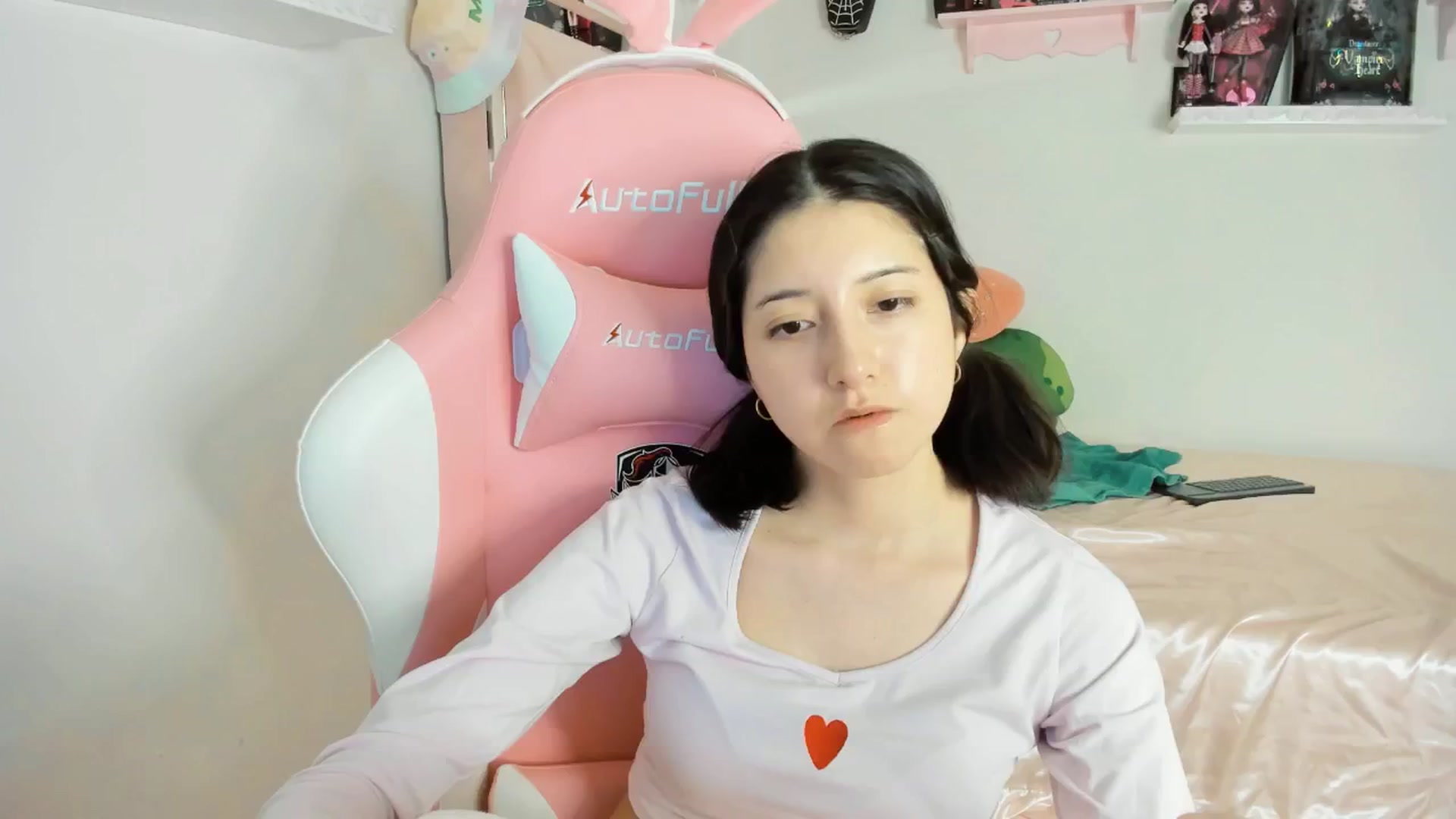 Gallery image thumbnail from Cherrycute666's myfreecams stream on, 01/31/2025, 02:46 image 3 of 20