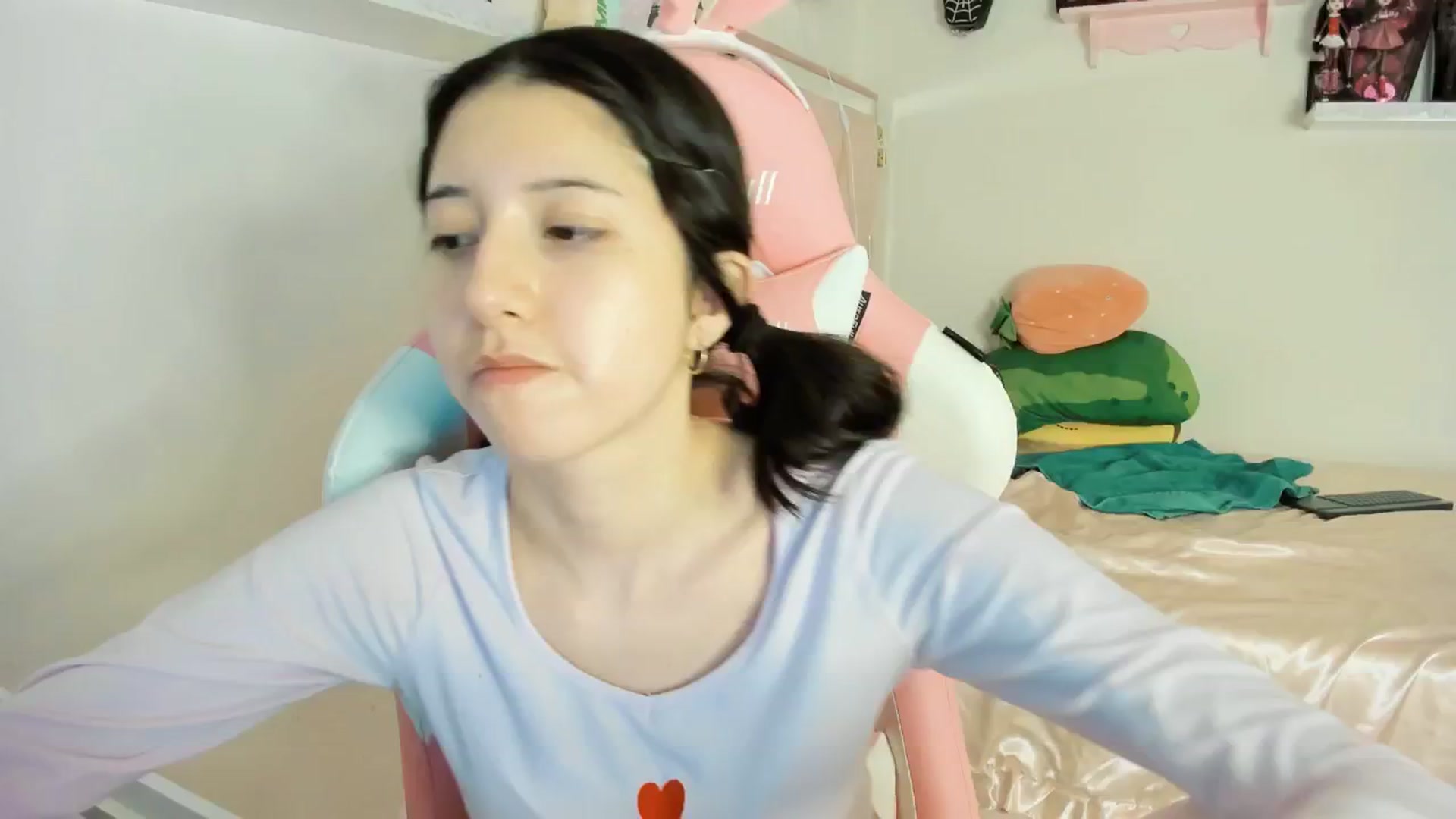 Gallery image thumbnail from Cherrycute666's myfreecams stream on, 01/31/2025, 02:46 image 1 of 20
