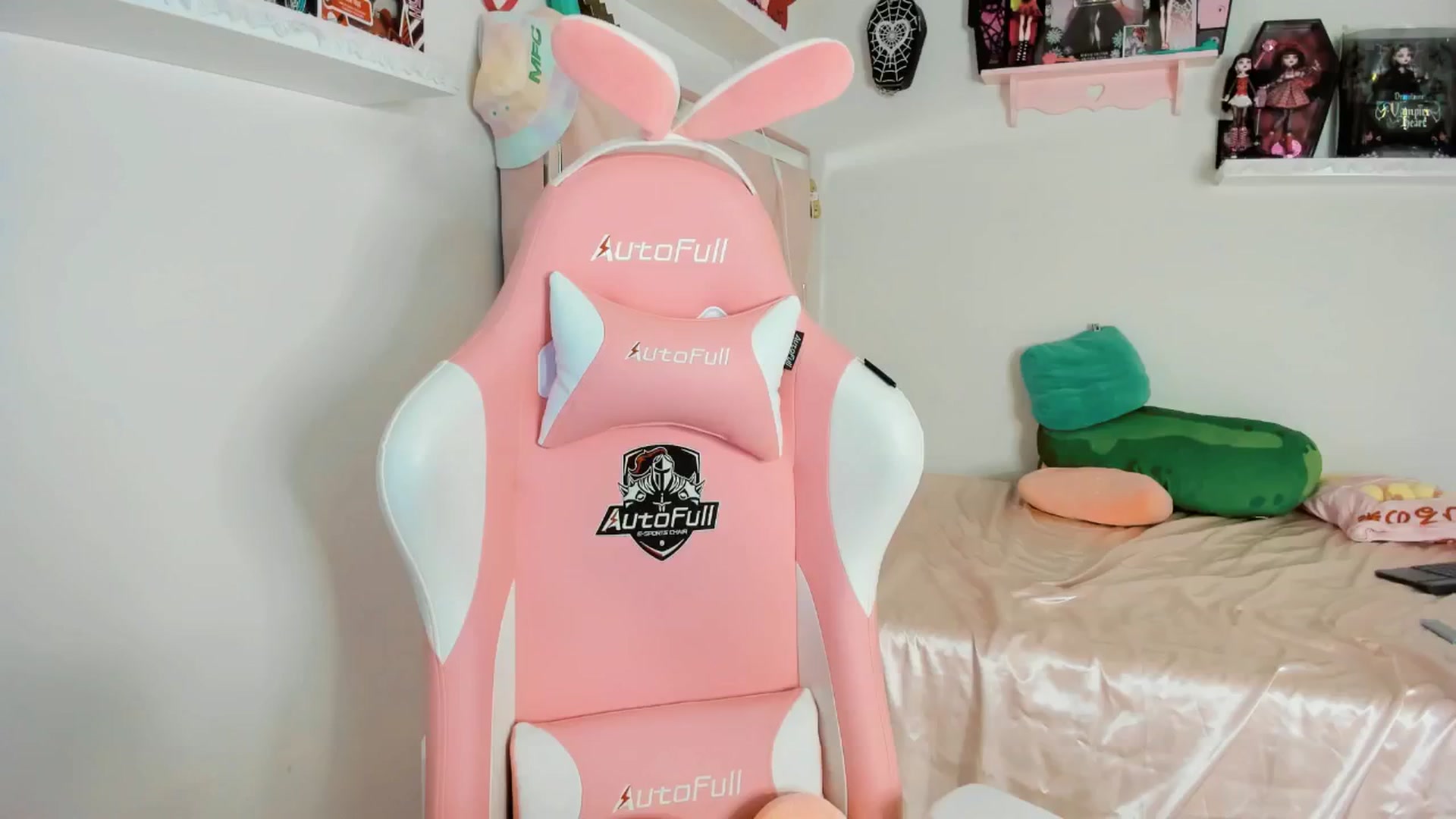 Gallery image thumbnail from Cherrycute666's myfreecams stream on, 01/31/2025, 09:02 image 2 of 20