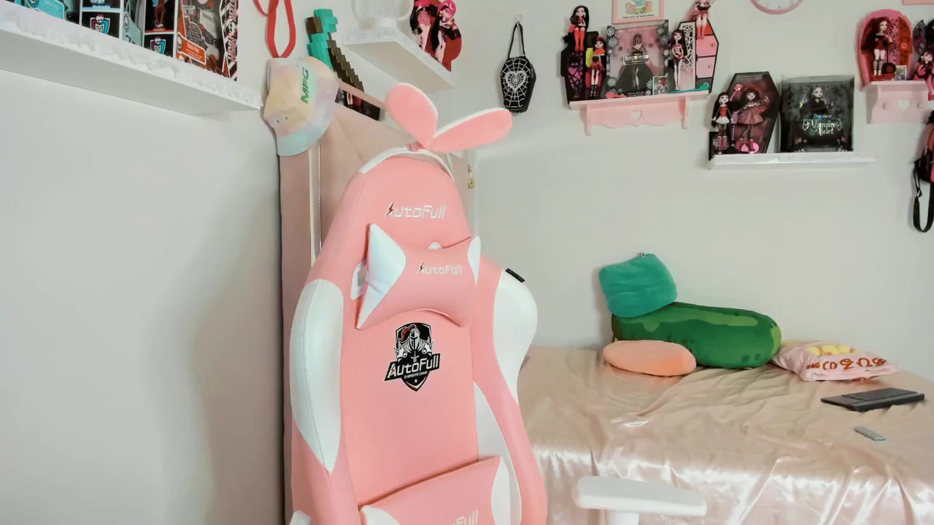 Gallery image thumbnail from Cherrycute666's myfreecams stream on, 01/31/2025, 09:02 image 13 of 20