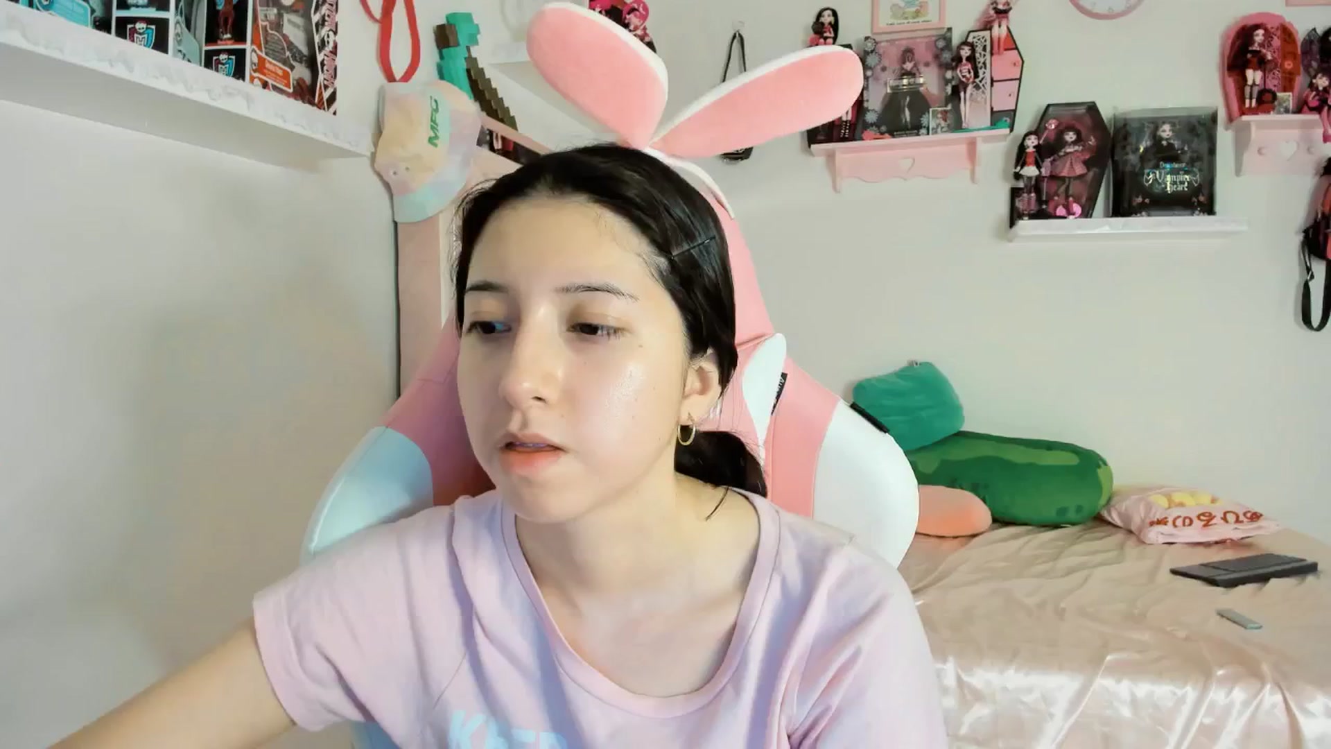 Gallery image thumbnail from Cherrycute666's myfreecams stream on, 01/31/2025, 09:02 image 12 of 20