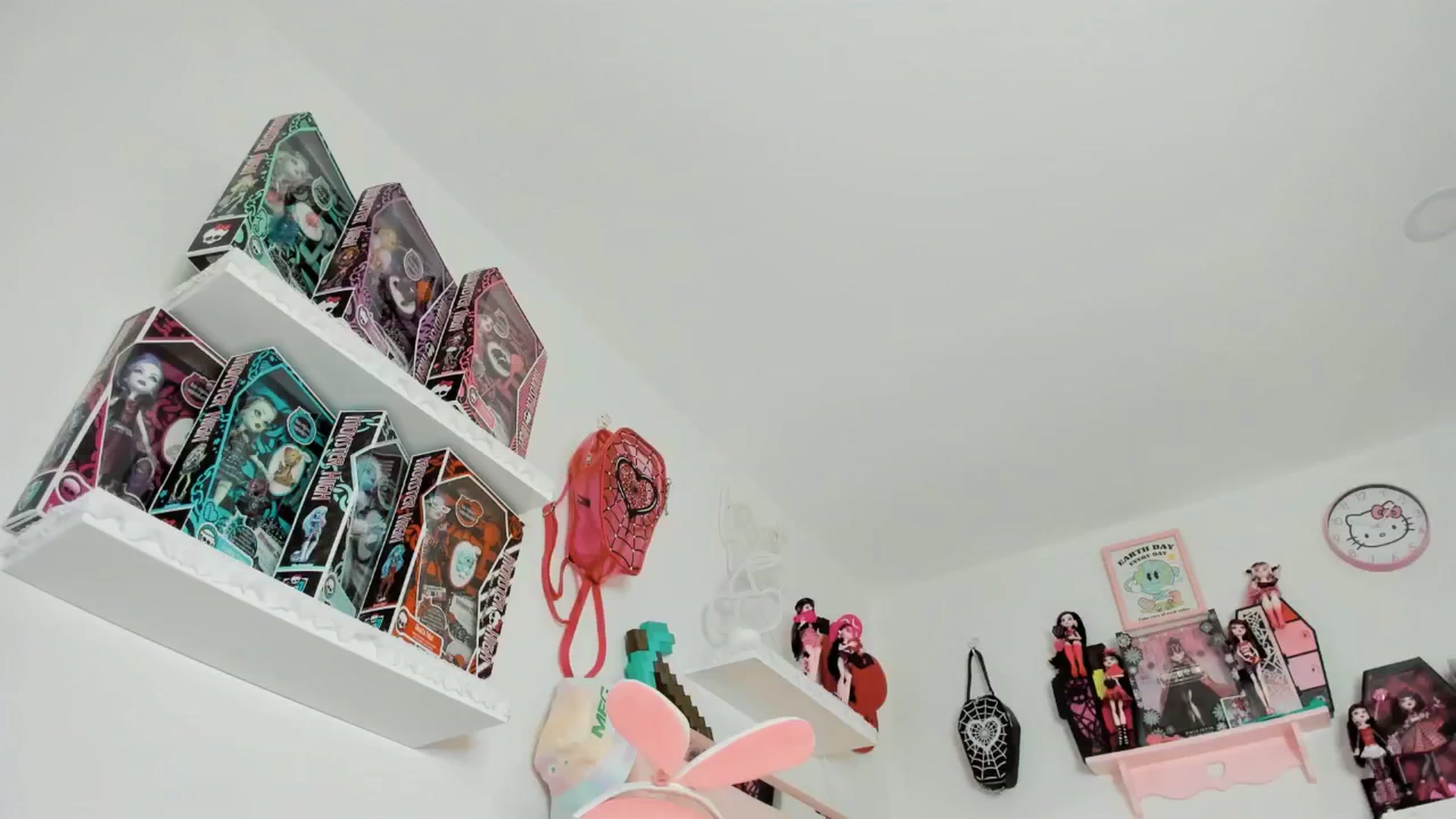 Gallery image thumbnail from Cherrycute666's myfreecams stream on, 01/31/2025, 09:02 image 10 of 20