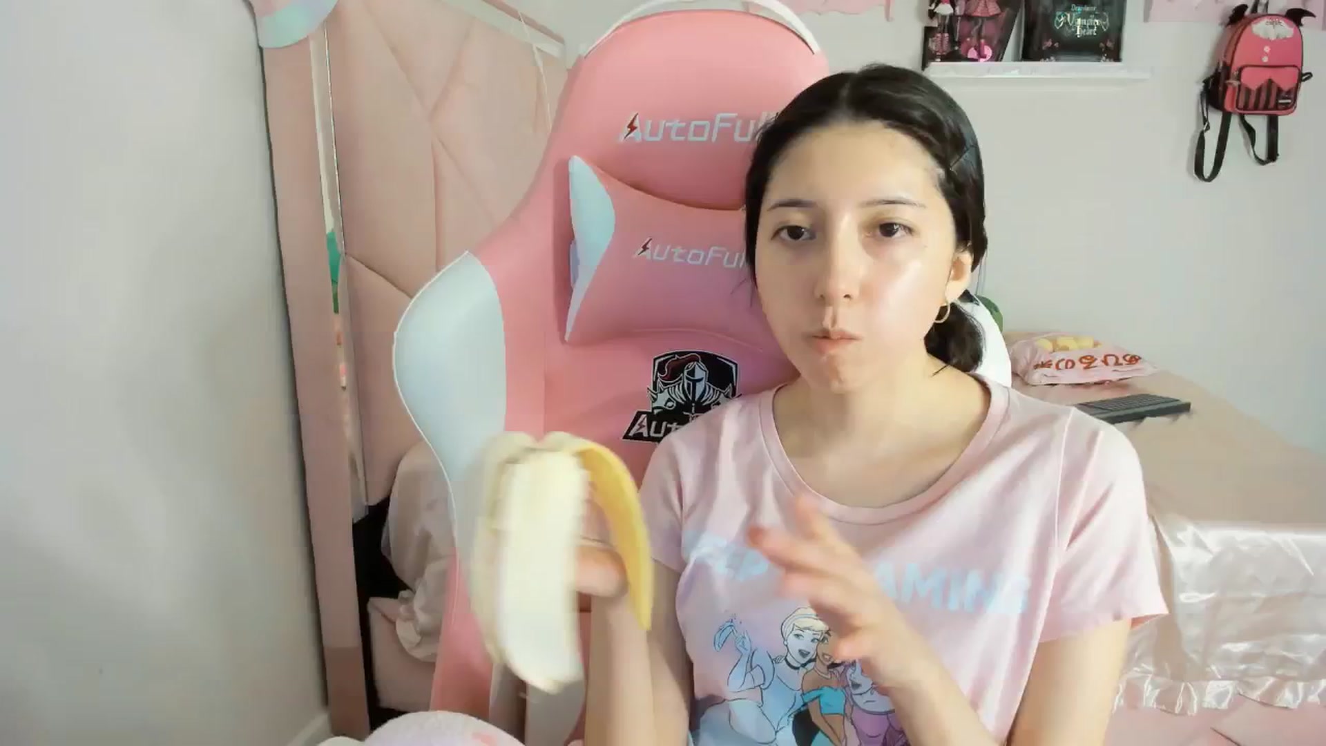 Gallery image thumbnail from Cherrycute666's myfreecams stream on, 01/31/2025, 09:02 image 11 of 20