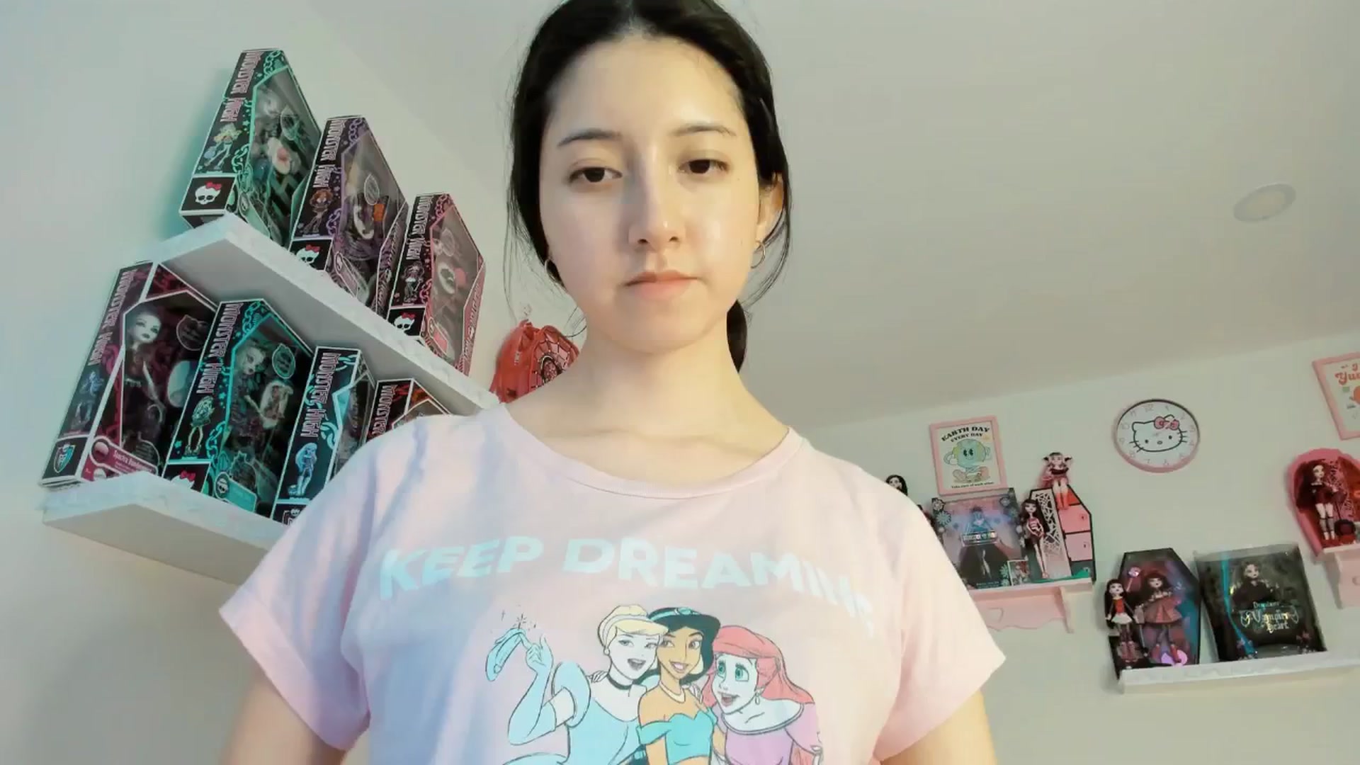 Gallery image thumbnail from Cherrycute666's myfreecams stream on, 01/31/2025, 14:16 image 20 of 20