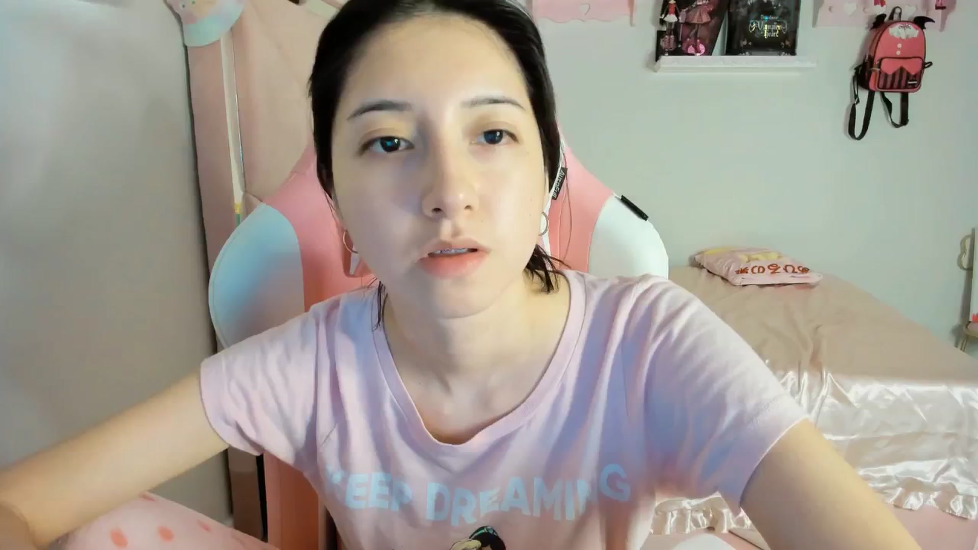 Gallery image thumbnail from Cherrycute666's myfreecams stream on, 02/01/2025, 10:16 image 15 of 20