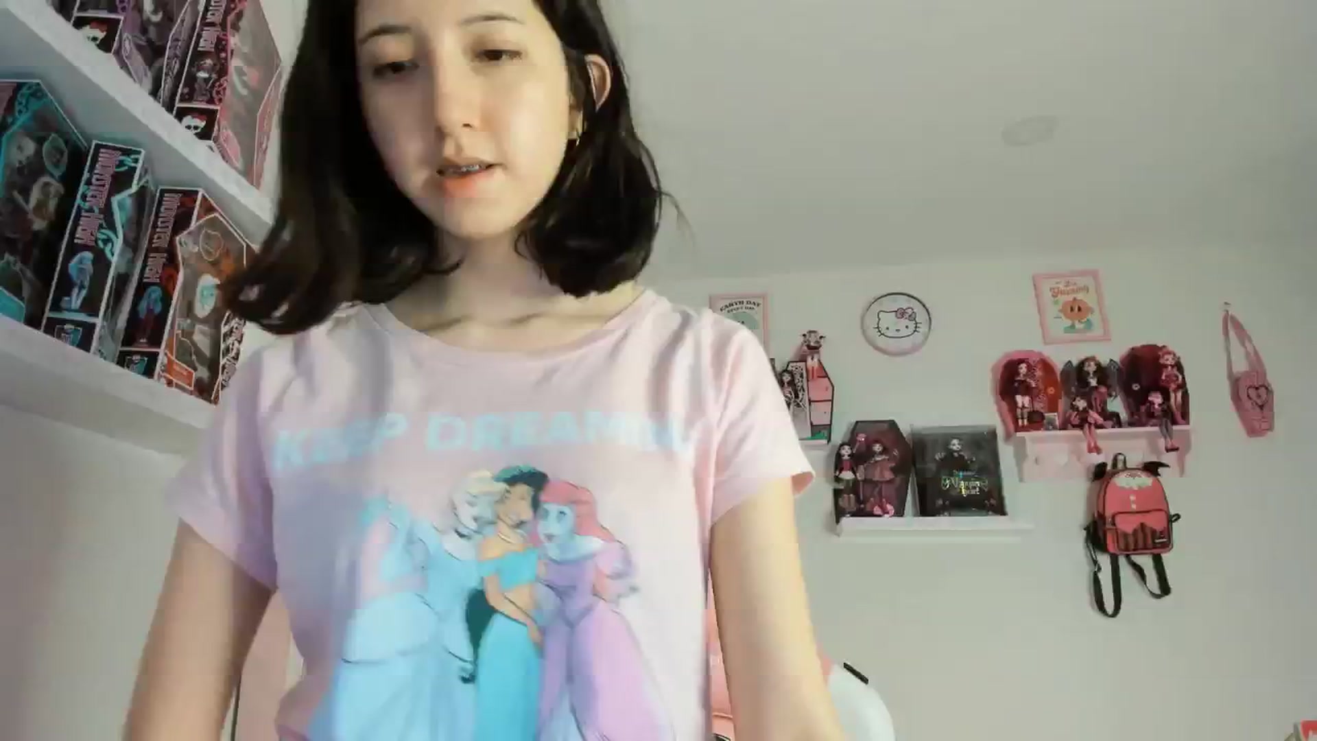 Gallery image thumbnail from Cherrycute666's myfreecams stream on, 02/01/2025, 10:16 image 17 of 20