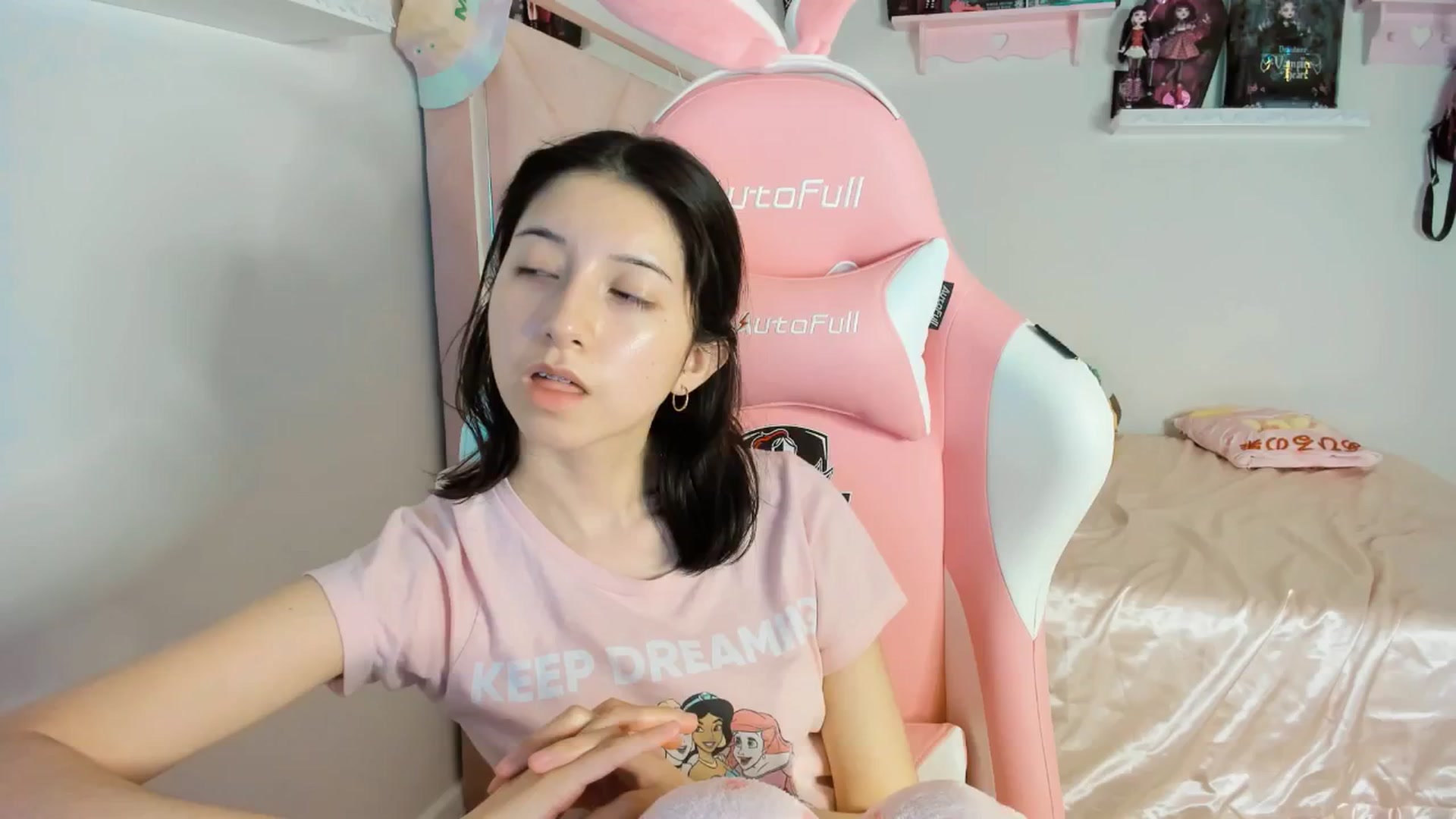 Gallery image thumbnail from Cherrycute666's myfreecams stream on, 02/01/2025, 10:16 image 8 of 20