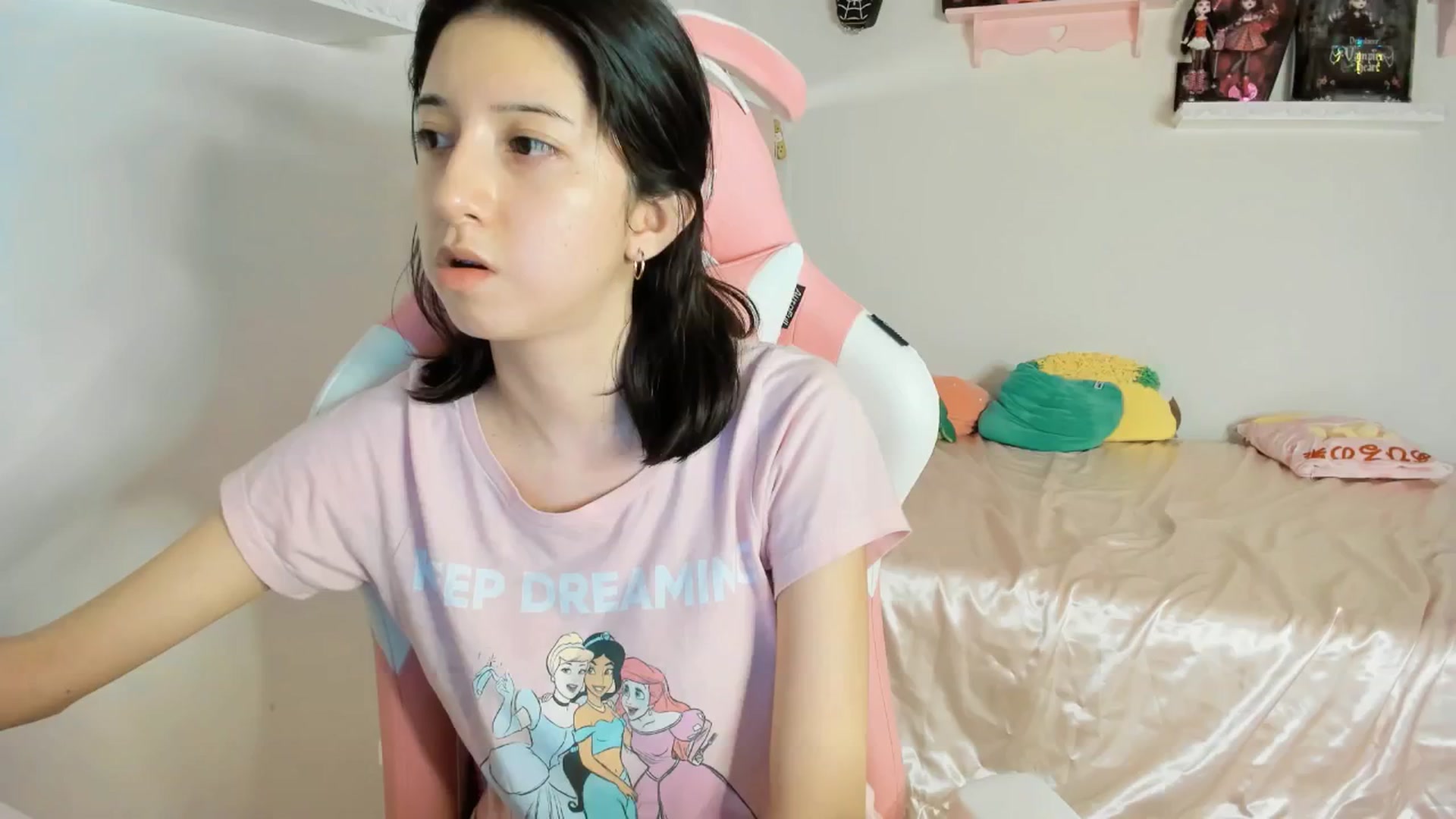 Gallery image thumbnail from Cherrycute666's myfreecams stream on, 02/01/2025, 10:16 image 3 of 20