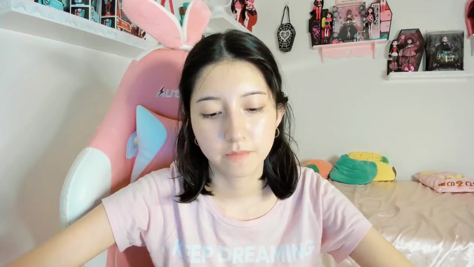 Gallery image thumbnail from Cherrycute666's myfreecams stream on, 02/01/2025, 10:16 image 5 of 20
