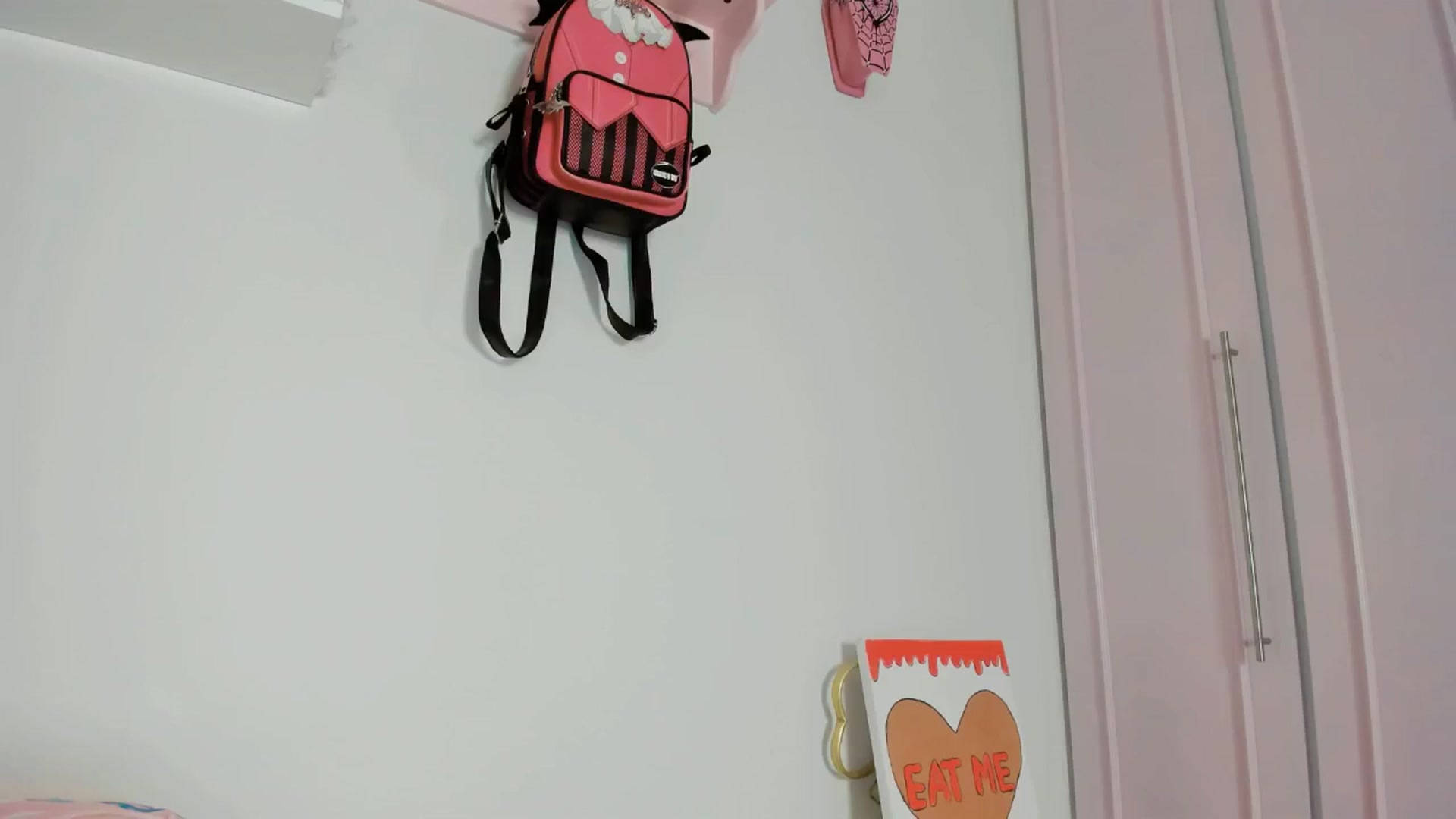 Gallery image thumbnail from Cherrycute666's myfreecams stream on, 02/01/2025, 10:16 image 18 of 20