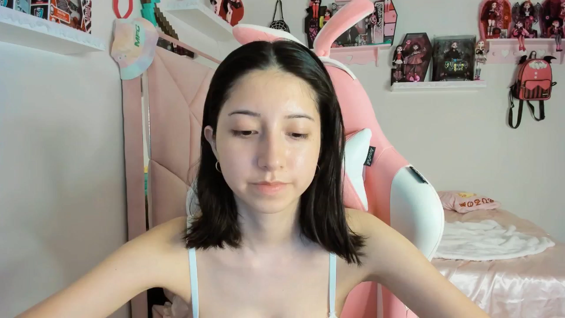Gallery image thumbnail from Cherrycute666's myfreecams stream on, 02/01/2025, 10:28 image 4 of 20