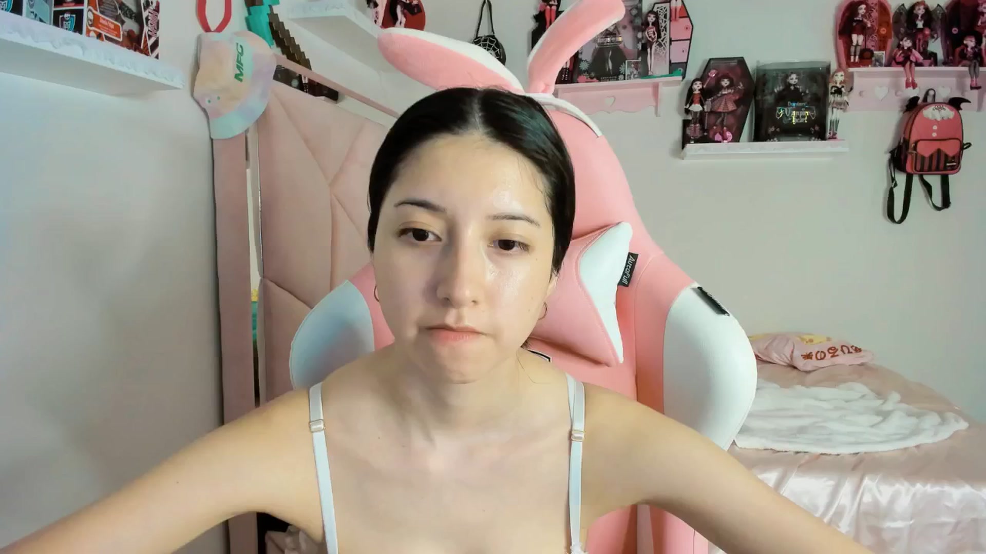 Gallery image thumbnail from Cherrycute666's myfreecams stream on, 02/01/2025, 10:28 image 11 of 20