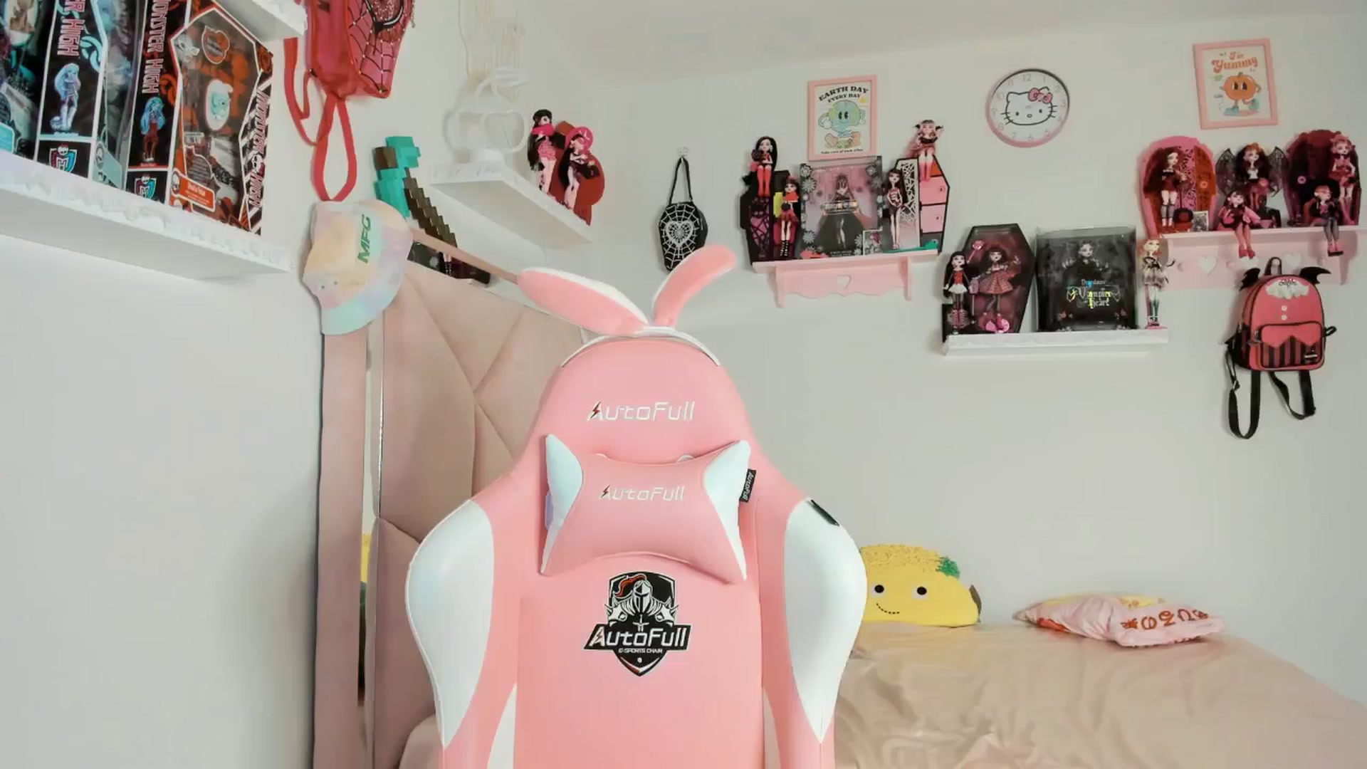 Gallery image thumbnail from Cherrycute666's myfreecams stream on, 02/02/2025, 11:43 image 4 of 20