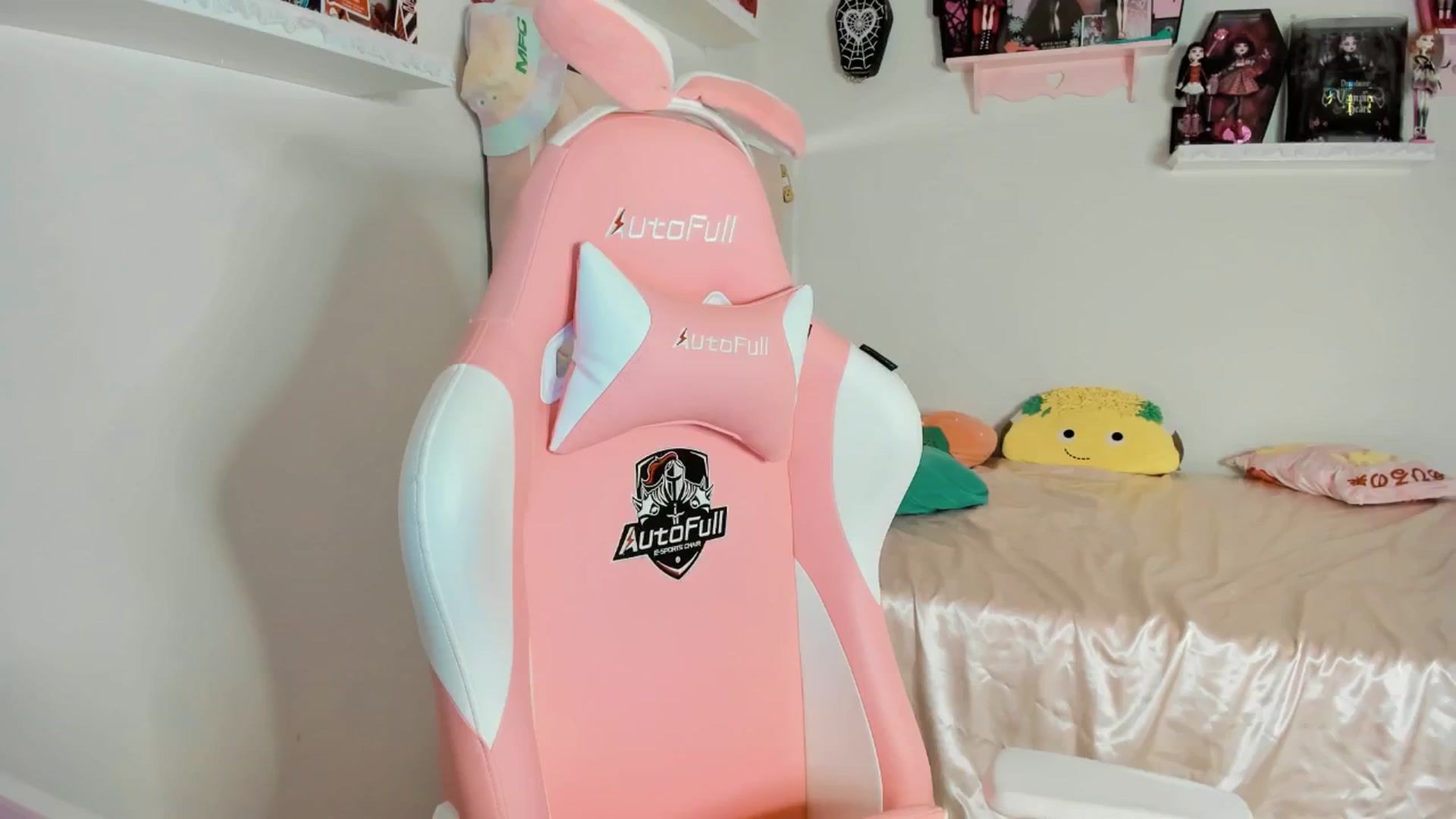 Gallery image thumbnail from Cherrycute666's myfreecams stream on, 02/02/2025, 13:34 image 5 of 20